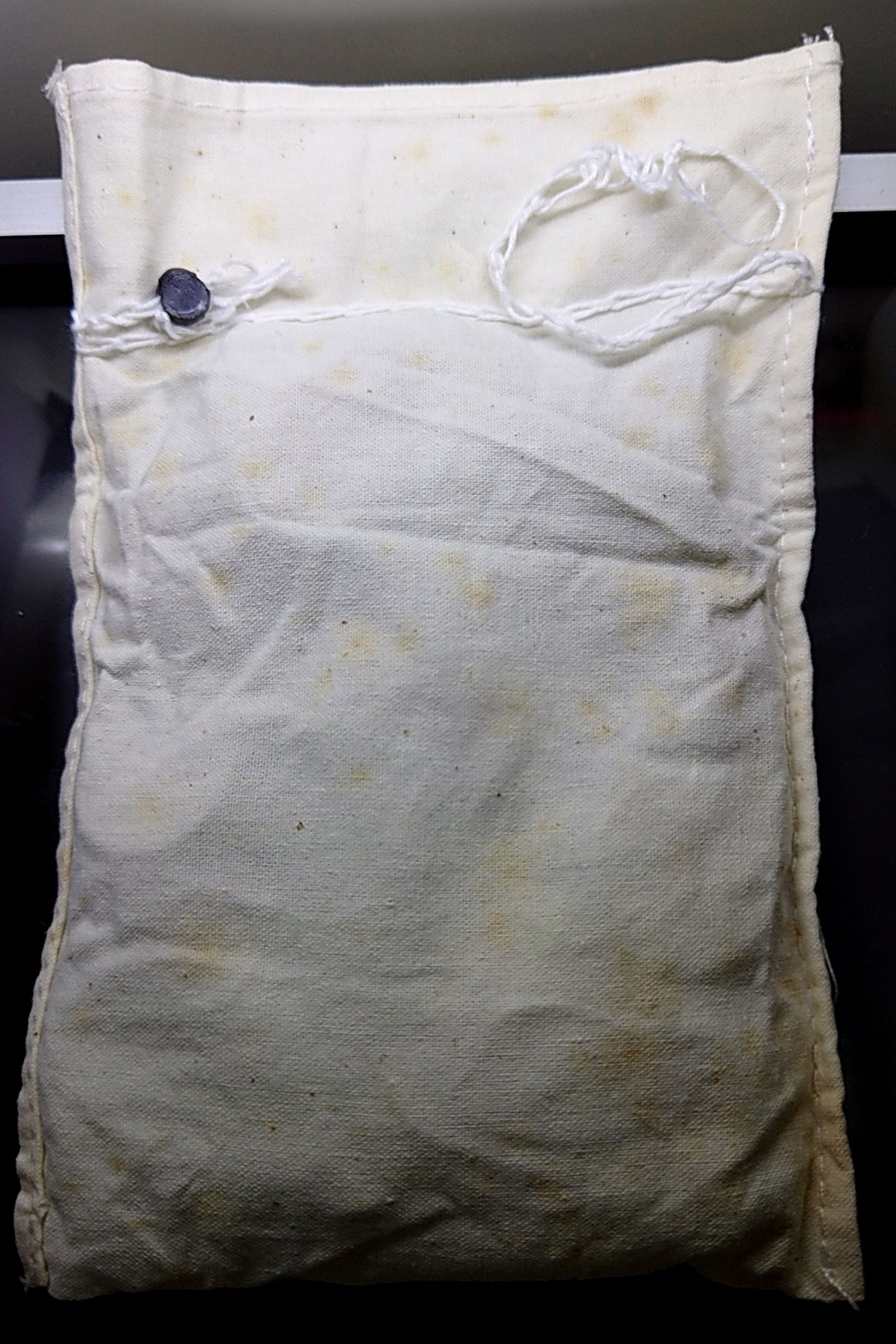 เหรียญยกถุง (100 เหรียญ) เหรียญ 10 บาท สองสี ที่ระลึก 70 ปีราชบัณฑิตยสถาน ปี 2547 ไม่ผ่านใช้