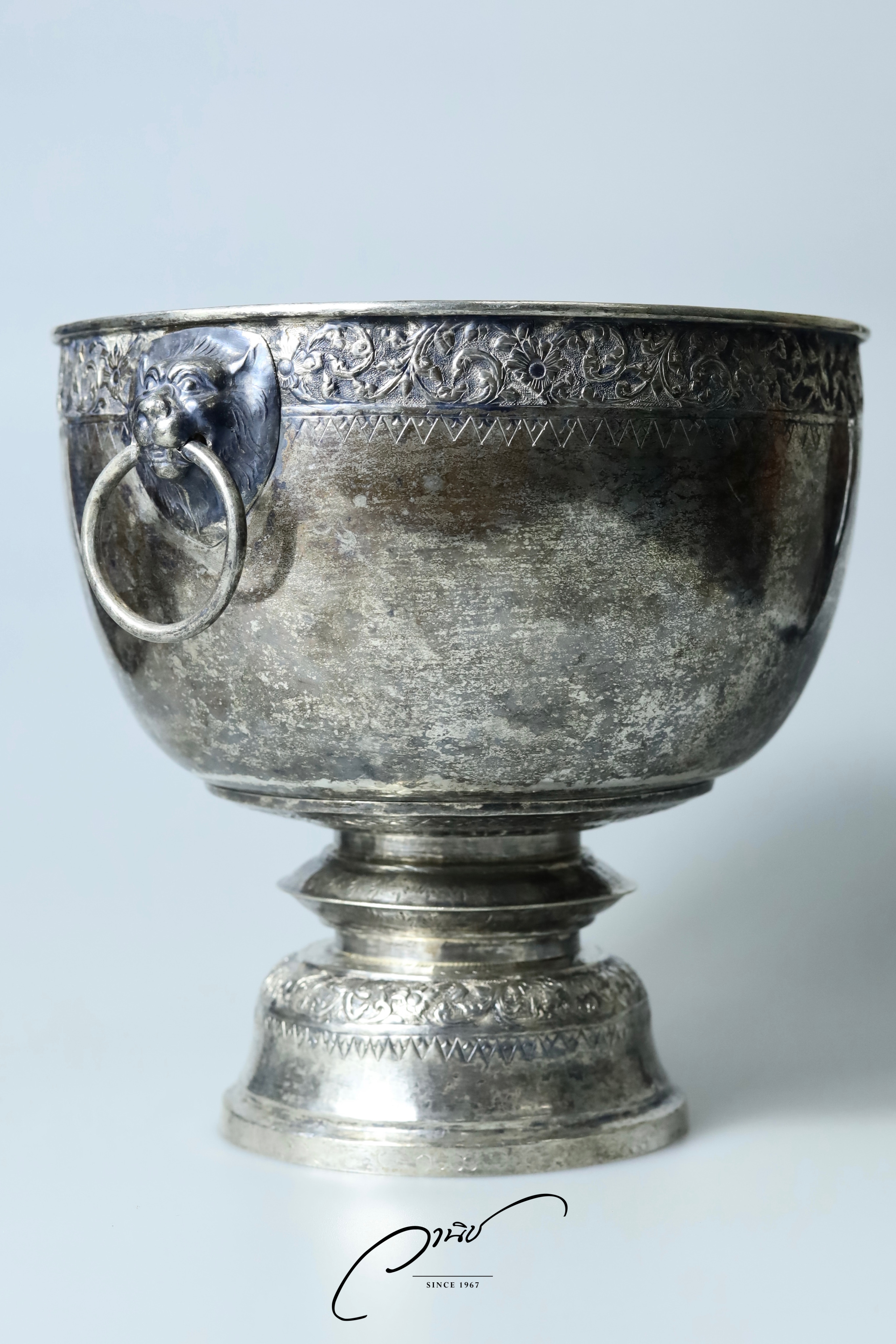 ชุดขันเงินและพานเงินแท้ มีหัวราชสีห์ตรงหูจับทั้งสองด้าน เครื่องเงินรุ่นเก่า เครื่องเงินหัวสิงห์ หัวราชสีห์