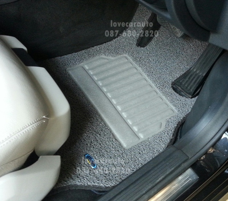 พรมดักฝุ่นไวนิลปูพื้นในรถยนต์ Benz E250 W212