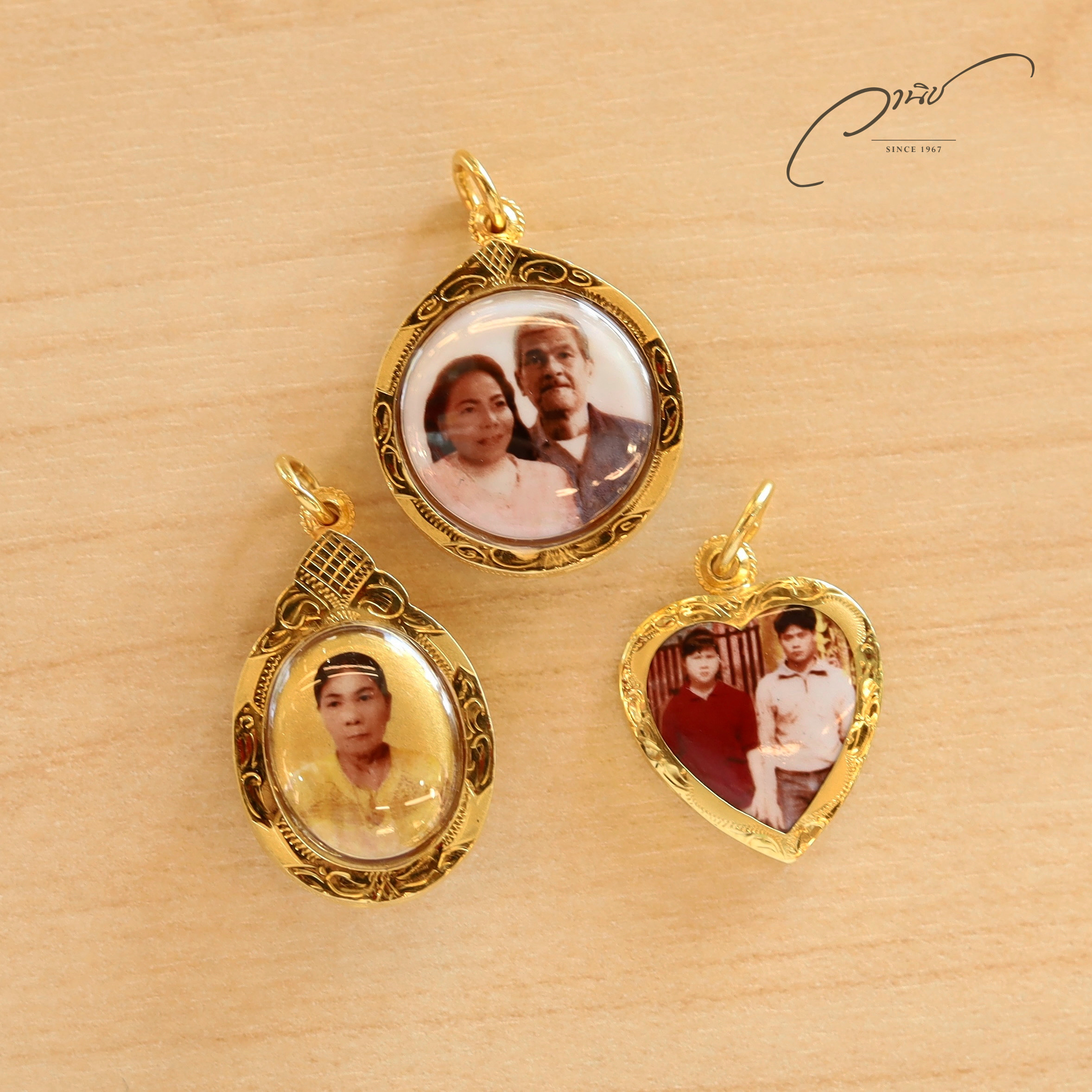 ล็อกเก็ตรูปภาพ เลี่ยมกรอบทอง ล็อกเก็ตพ่อแม่ ล็อกเก็ตเลี่ยมทอง Locket By WANICH