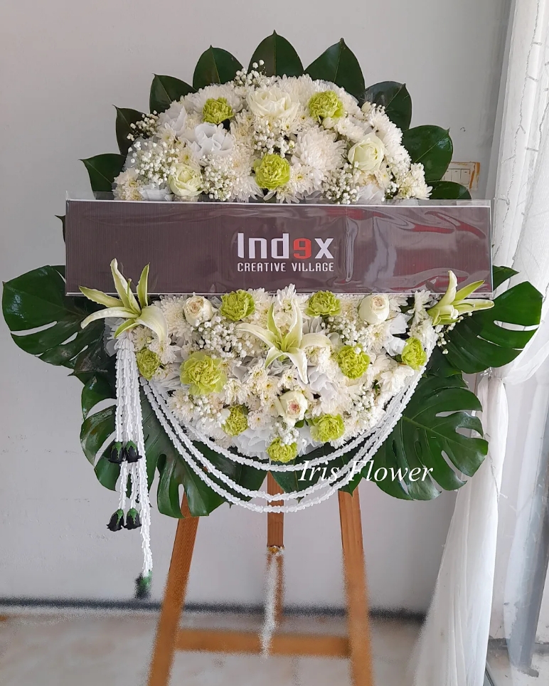 พวงหรีดดอกไม้สด
