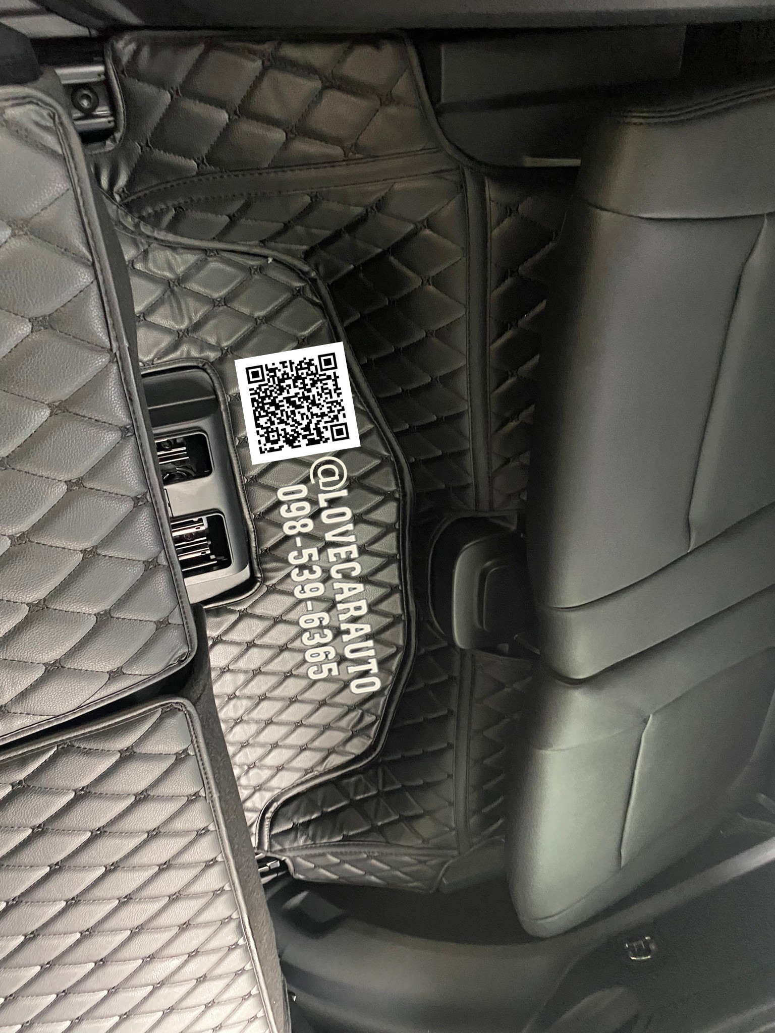 พรมปูพื้นรถยนต์ 7D Ford Everest 2023 สีดำด้ายดำ +ไวนิลสีดำ