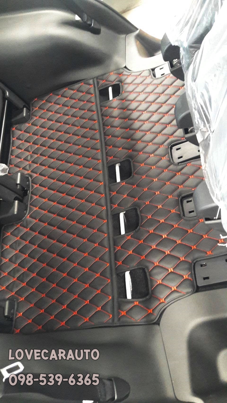 พรมรถยนต์ 7D Mitsubishi Pajero Sport 2022 สีดำด้ายแดง+ไวนิลสีน้ำตาล