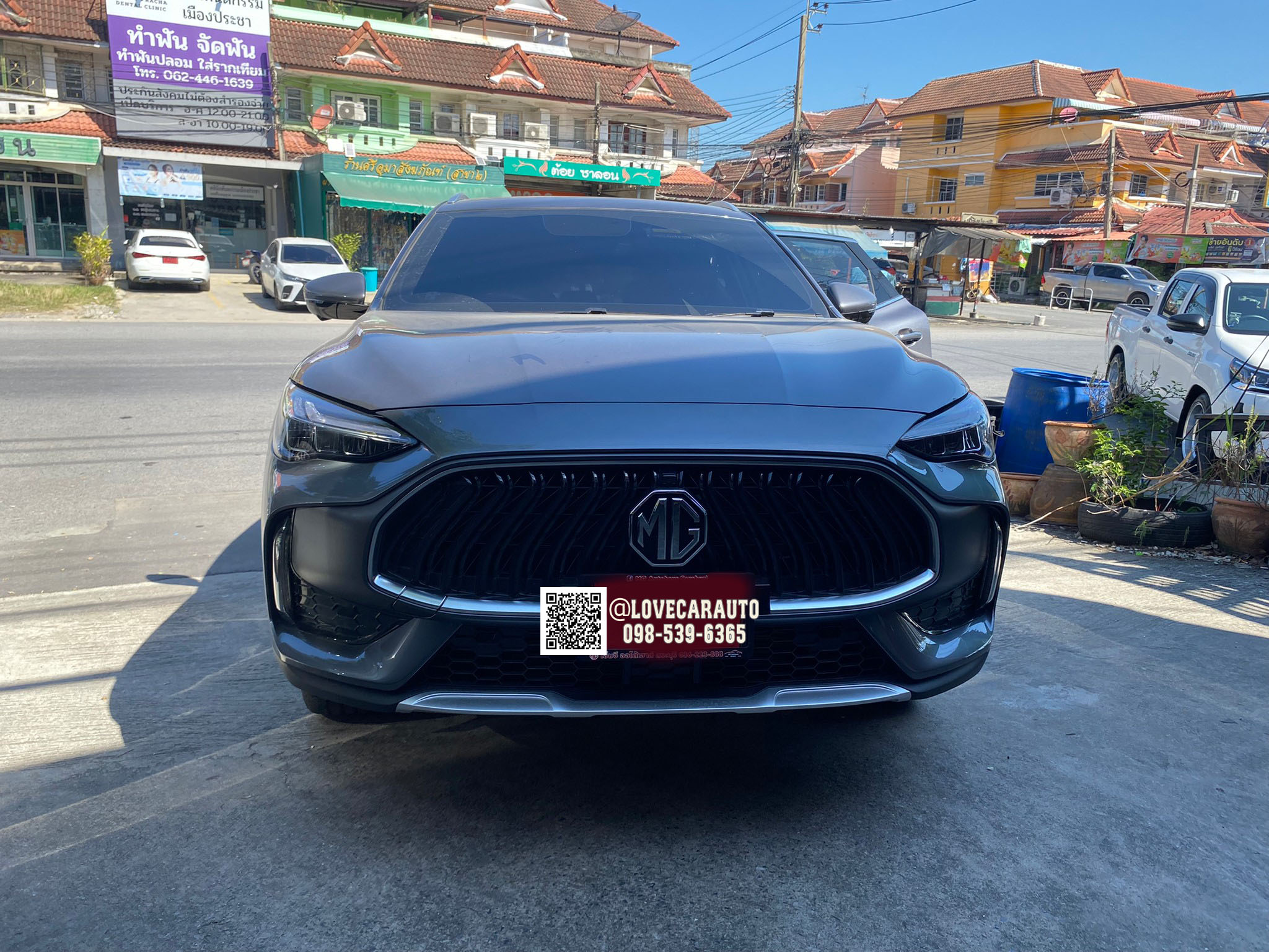 พรมปูพื้นรถยนต์ 8D MG HS 2022 สีดำด้ายดำ + ไวนิลดำ