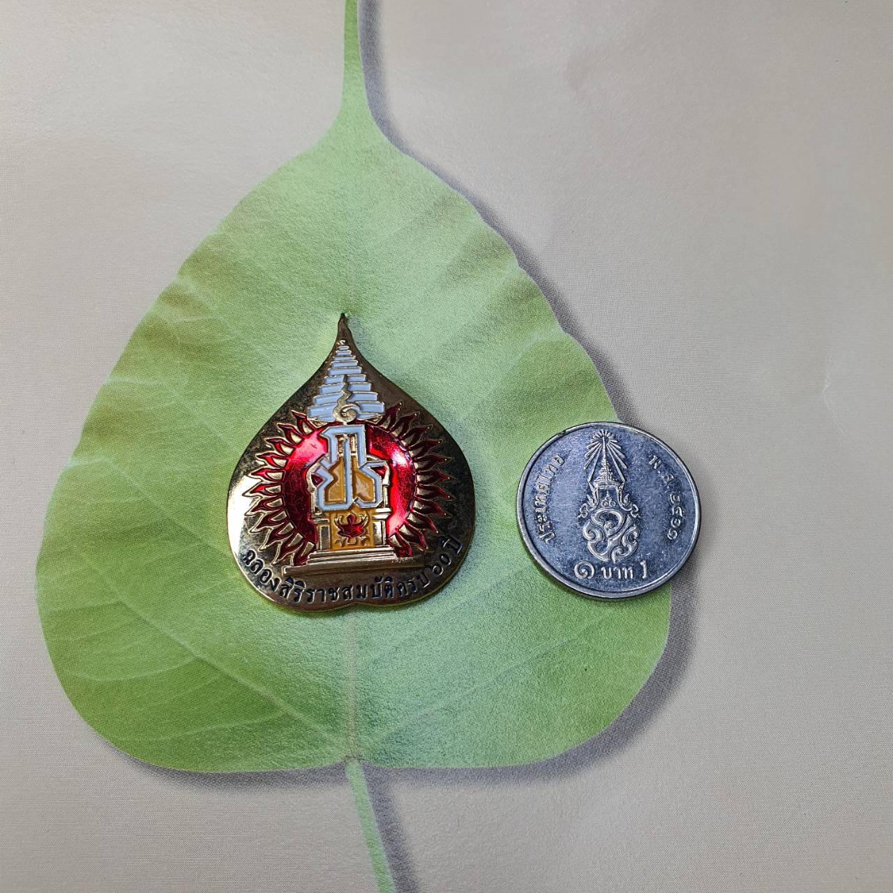 เข็มกลัด เข็มที่ระลึก งานนิทรรศกาลเฉลิมพระเกียรติ ร9 ฉลองครบ 60ปี