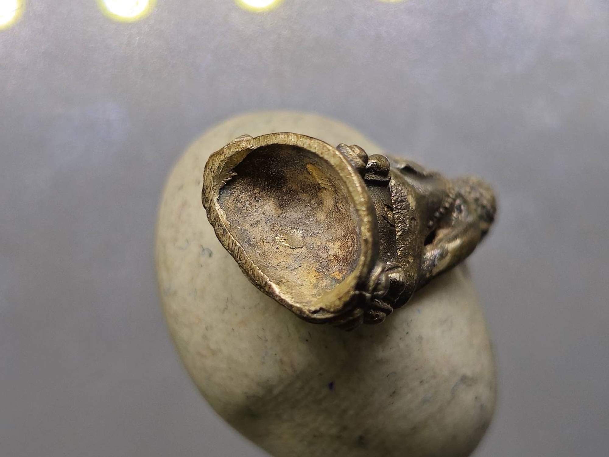 พระชัยวัฒน์นวปทุม ภปร. วัดปทุมวนาราม ปี2535 เนื้อเงิน (ในหลวงรัชกาลที่9เสด็จเททอง) นิยม หายาก มาพร้อมกล่องเดิมๆ