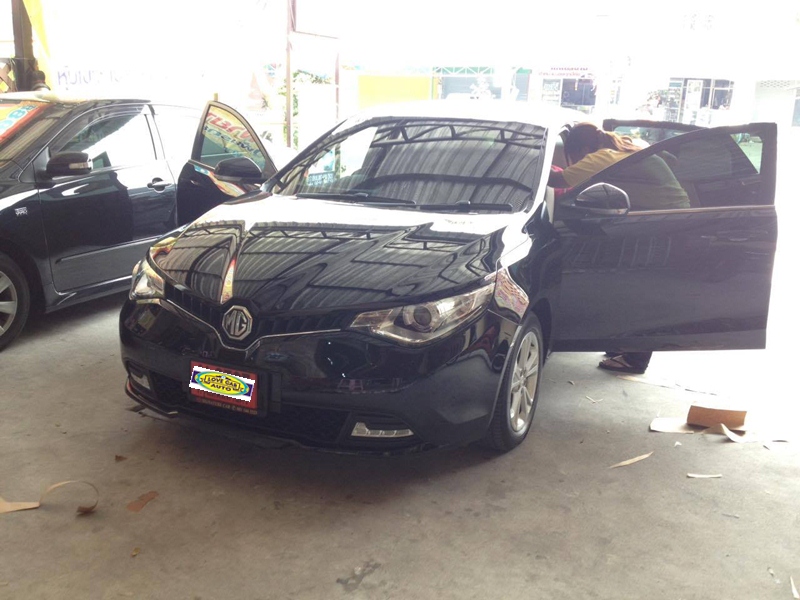 พรมดักฝุ่นปูพื้นรถยนต์ MG 5 เอ็มจี5