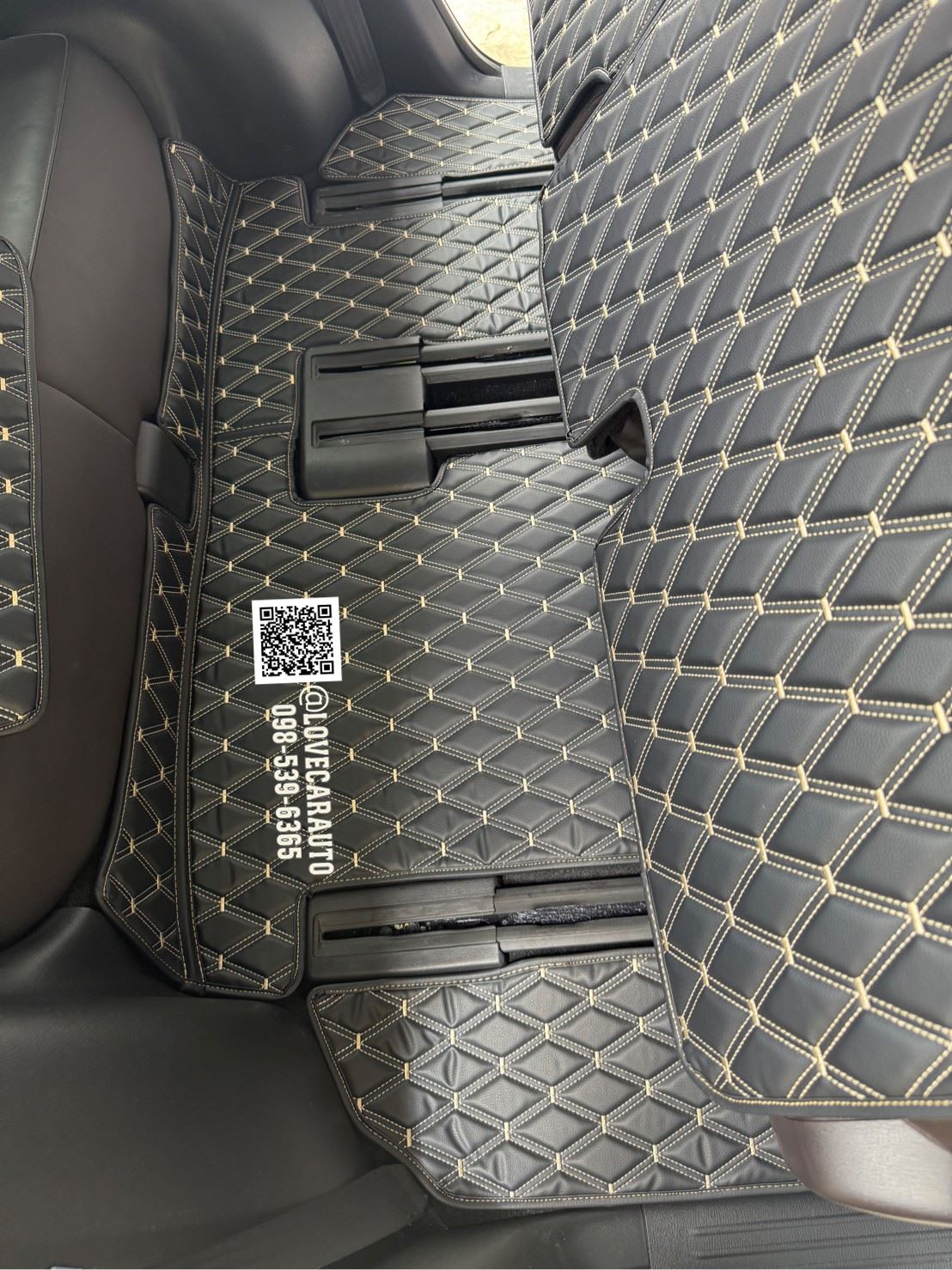 พรมปูพื้นรถยนต์7D Mazda CX-8 7ที่นั่ง VVIPด้ายคู่สีดำด้ายทอง+ไวนิลเทา