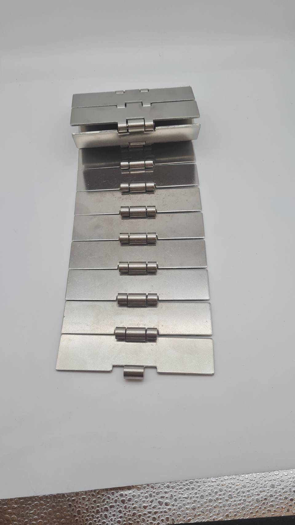 821-K600 stainless steel top chain(304) กว้าง 152มิลลิเมตรสายพานลำเรียงแบบ สแตนเลส ความแข็งแรงสูงใช้งานขนถ่ายลำเรียงในโรงงานสามารถประกอบติดตั้งได้ง่าย