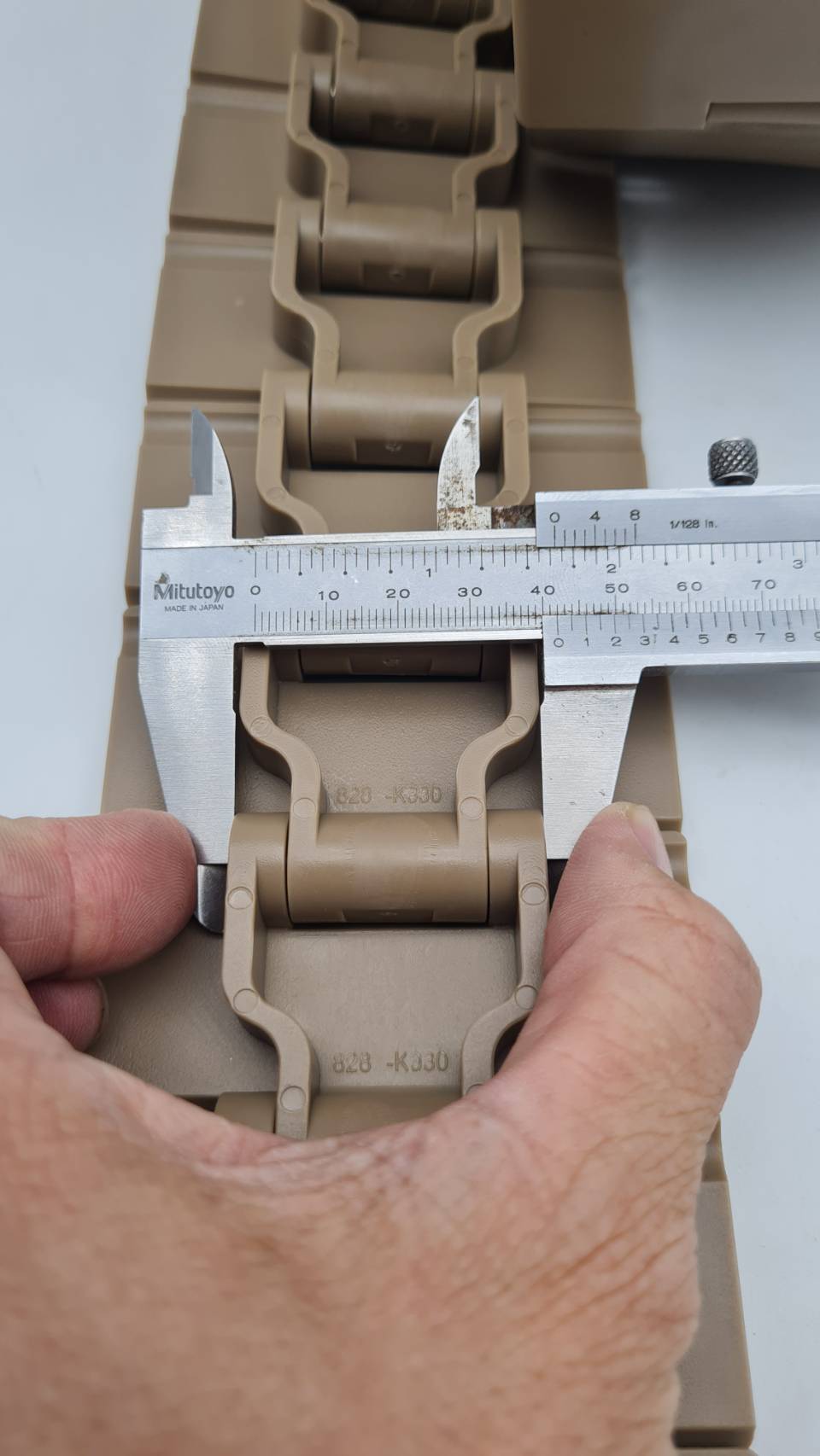 828-K330 สาพาน top chain ความกว้าง 82 มิลลิเมตรเป็นสายพานรุ่นข้อใหญ่ ใช้งานทนทานไม่แตกง่าย