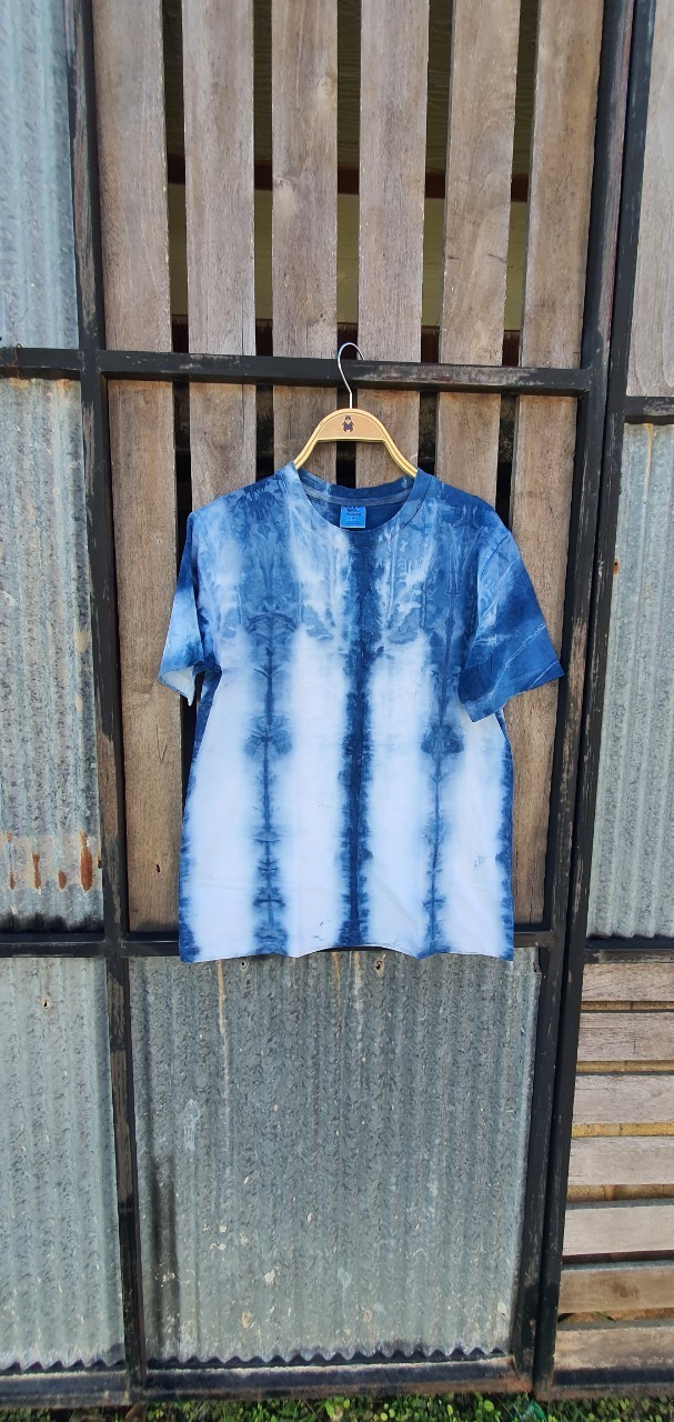 เสื้อยืดมัดย้อม ลายทางตรง