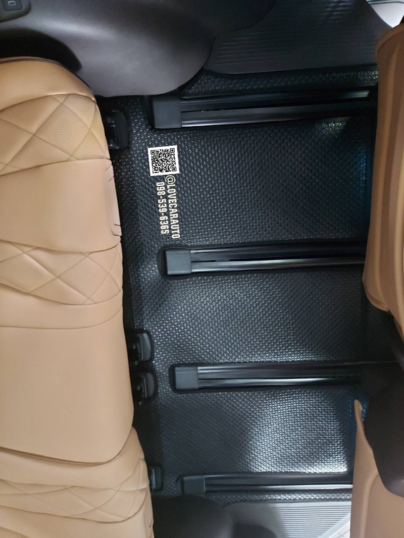 พรมปูพื้นรถยนต์ Denza D9 กระดุมเล็ก pvc ดำ