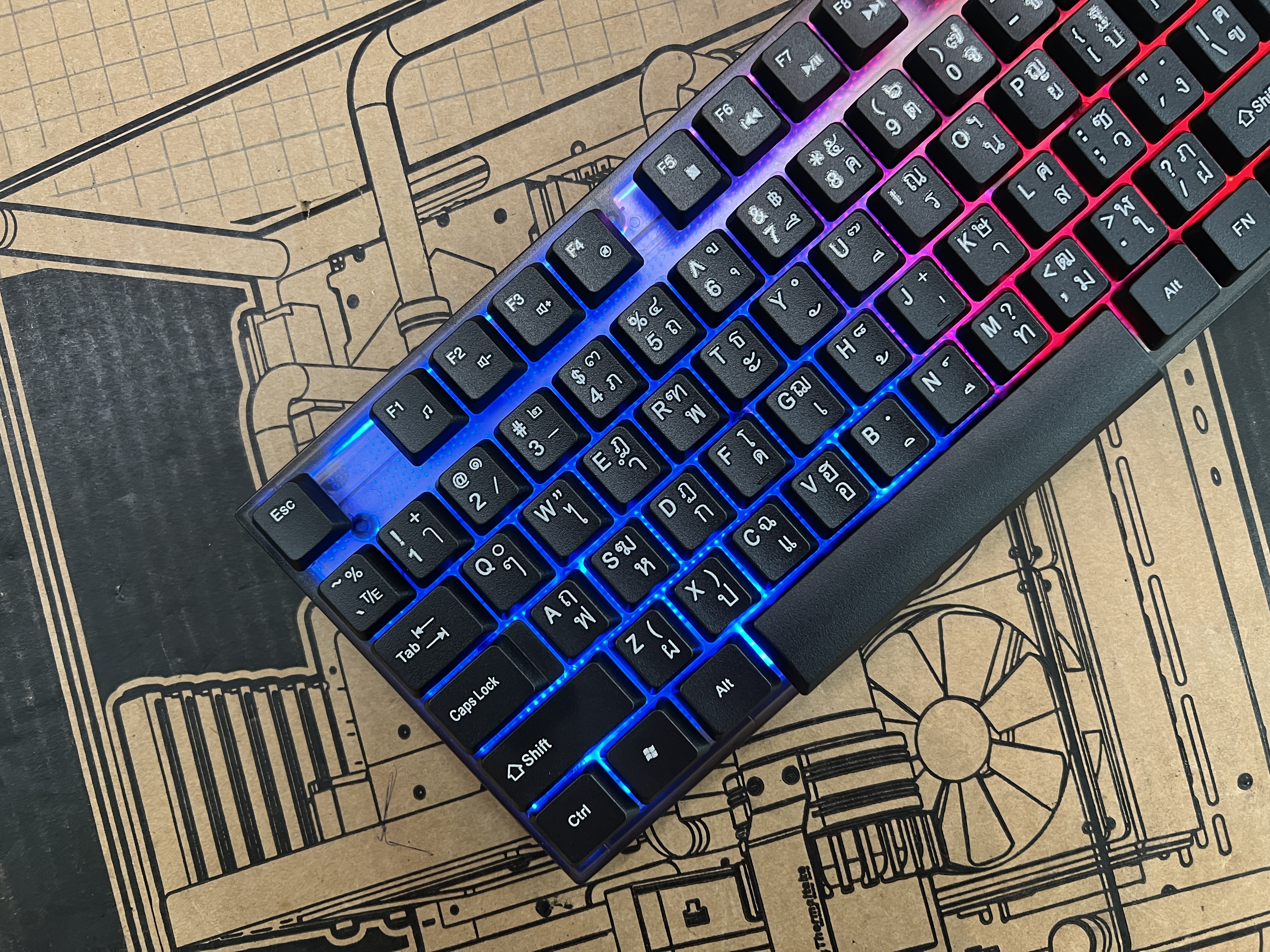 คีย์บอร์ดเล่นเกมส์ มีไฟ RGB Fantech K514 ของใหม่แกะกล่อง