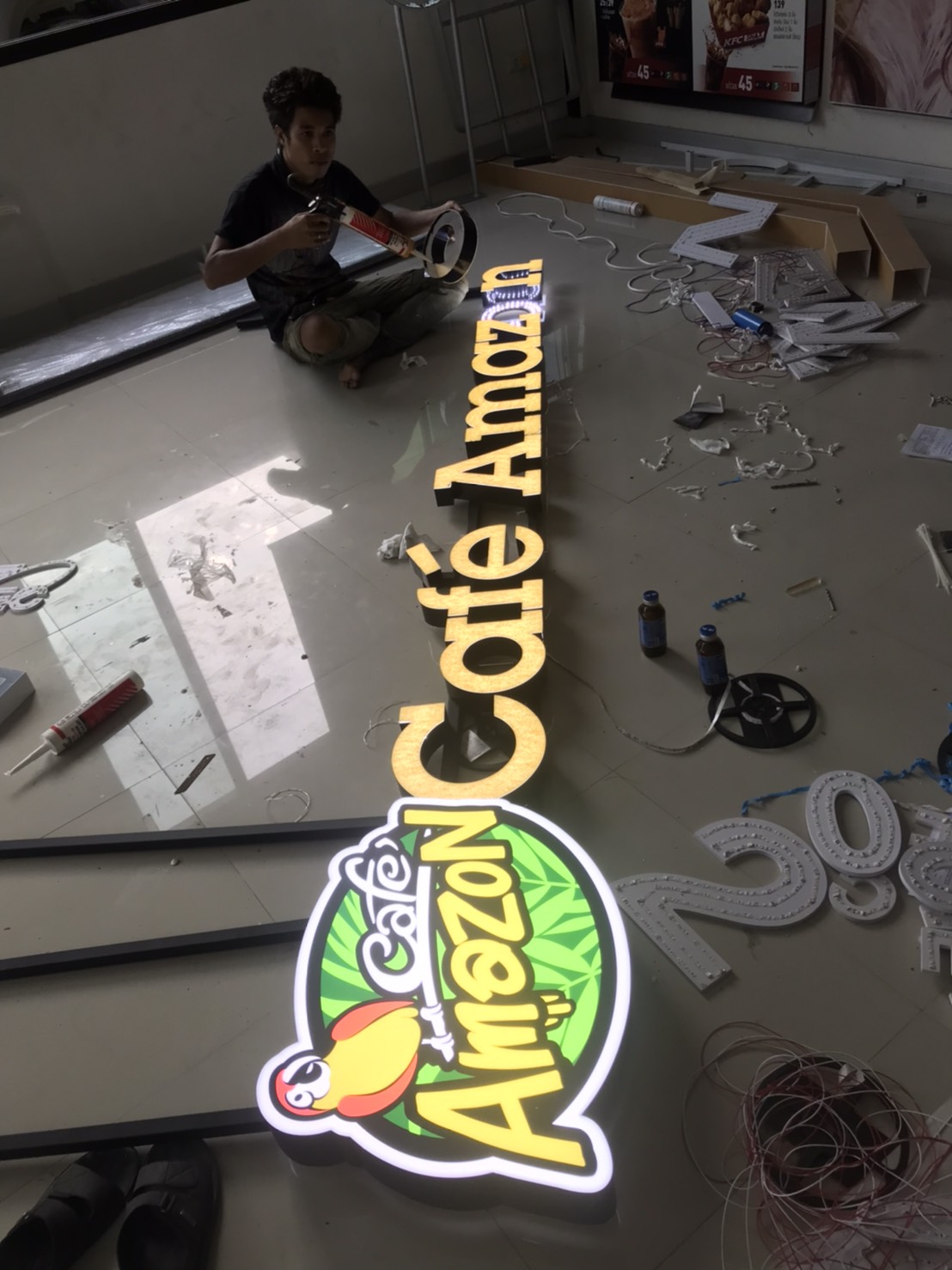 งานCafe Amazon ป้ายไฟแอลอีดีป้ายตัวอักษรออกไฟขอบอลูมิเนียมไม่เป็นสนิมตลอดอายุการใช้งาน