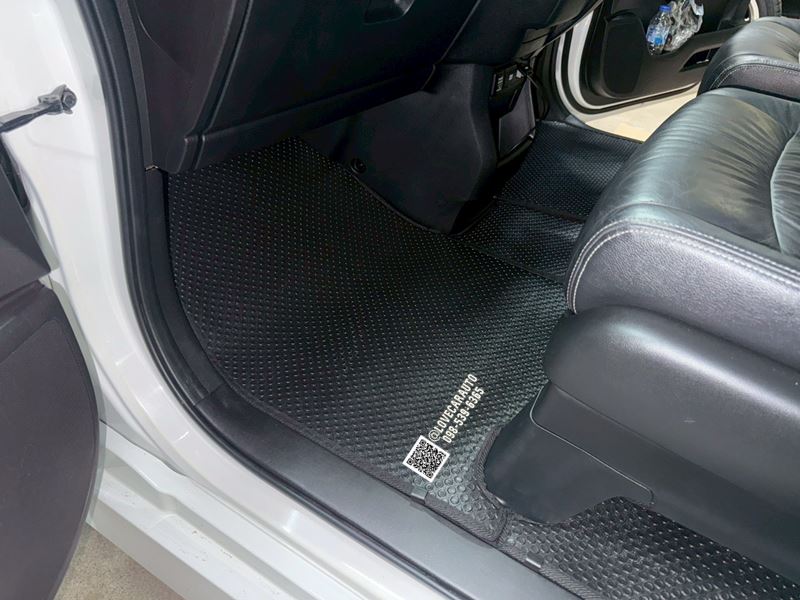 พรมกระดุมรถยนต์ Honda Stepwgn spada ผ้ายาง PVC กระดุมเล็กดำ