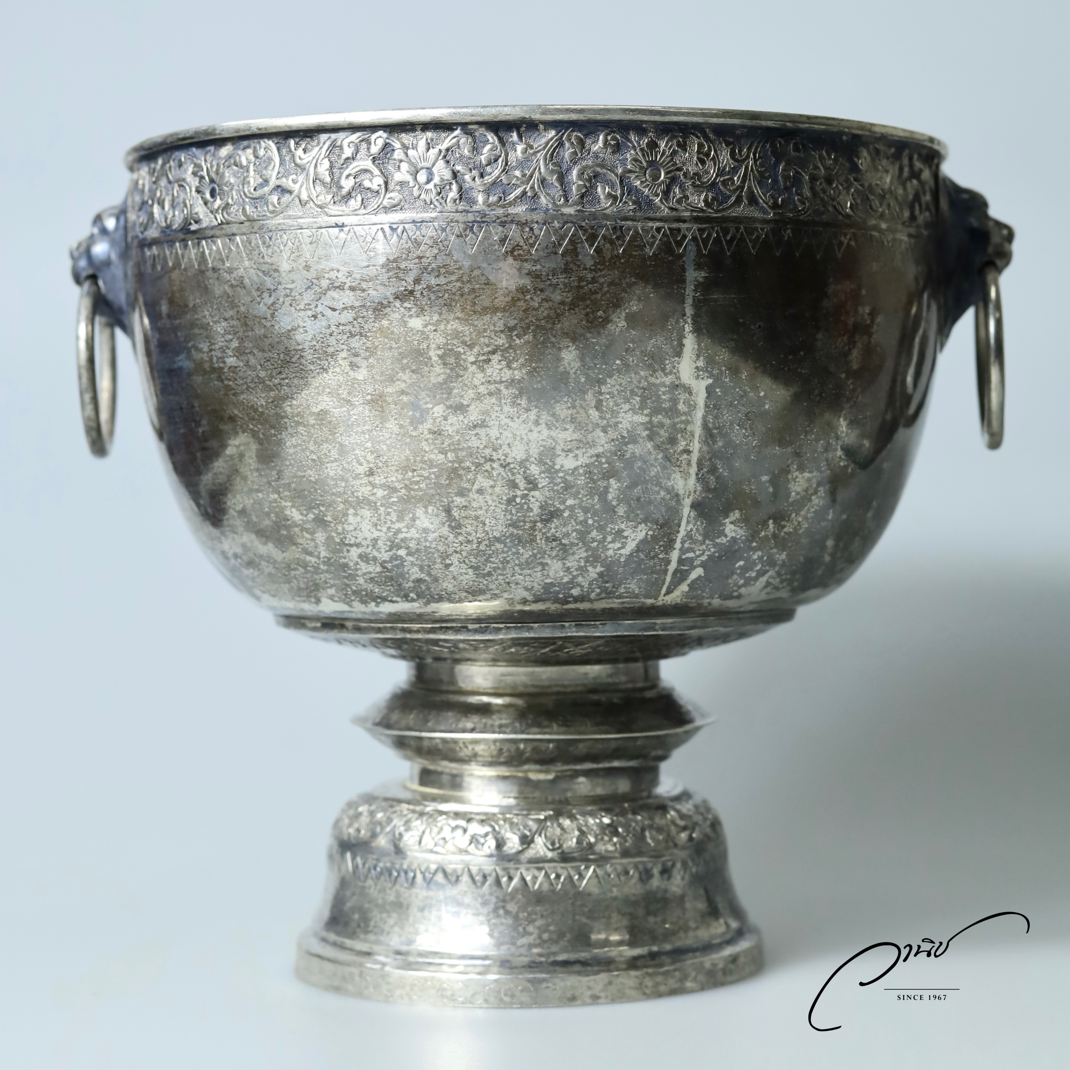 ชุดขันเงินและพานเงินแท้ มีหัวราชสีห์ตรงหูจับทั้งสองด้าน เครื่องเงินรุ่นเก่า เครื่องเงินหัวสิงห์ หัวราชสีห์