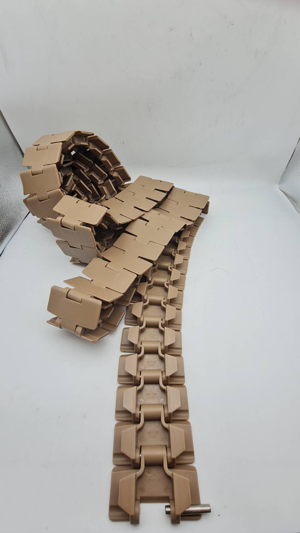 สายพานลำเลียงแบบทางโค้งTop chain 880 K325 สำหรับโรงงานน้ำดื่มและระบบขนถ่ายวัสดุยาว 3เมตรต่อกล่อง