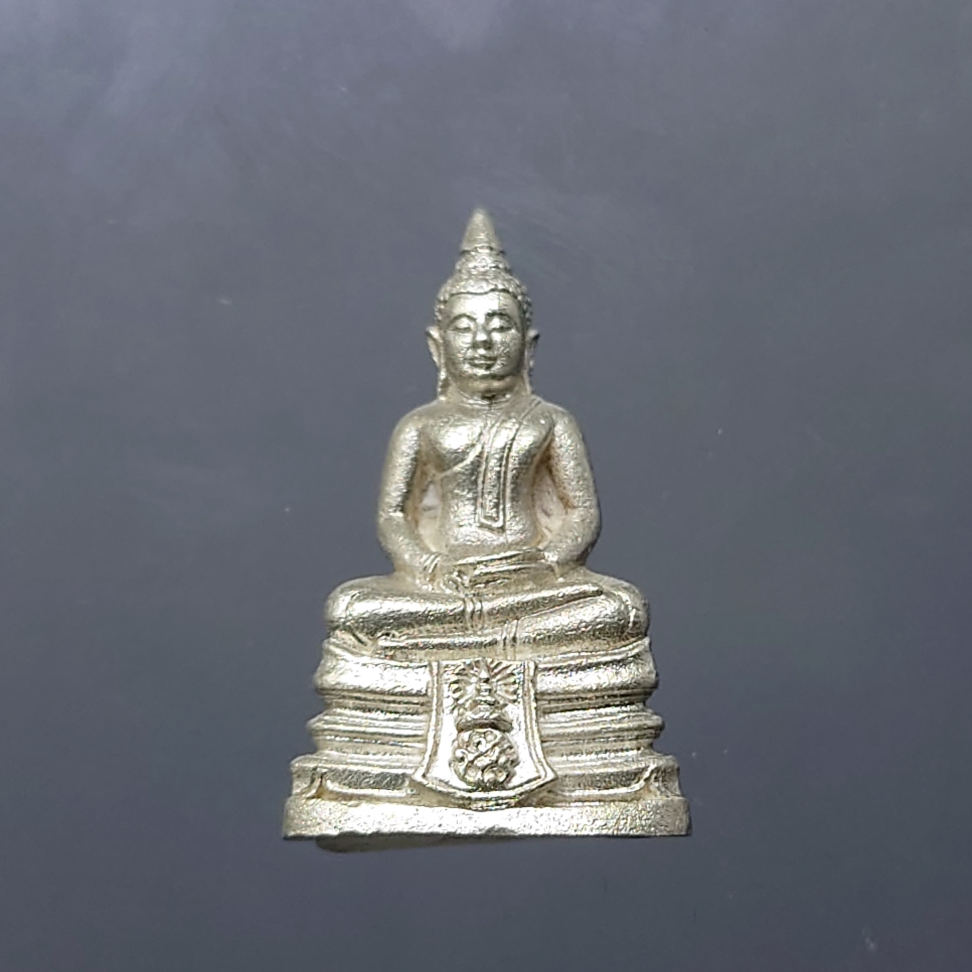 หลวงพ่อพุทธโสธร เนื้อเงิน ลอยองค์ อนุสรณ์ ๑๐๐ ปี เบญจมราชรังสฤษฏิ์ วัดโสธรวราราม ปี2535 พร้อมกล่องเดิม