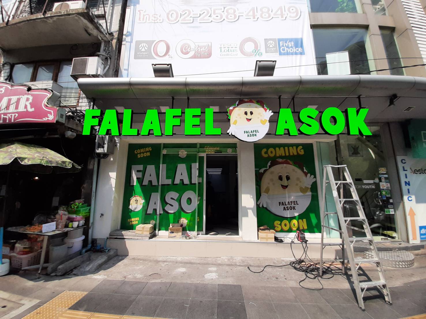 ป้ายไฟแอลอีดีไฟออกหน้าขอบอลูมิเนียม งานFALAFEL ASOK