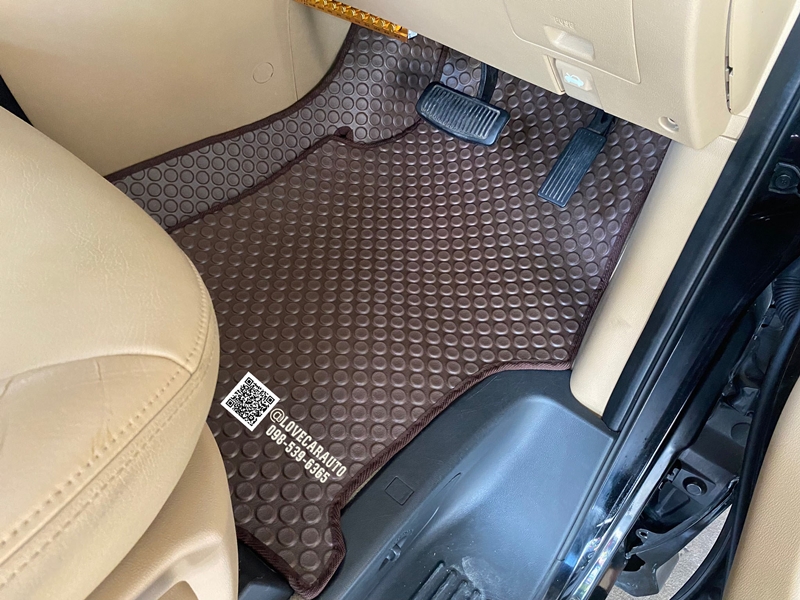 พรมกระดุม Hyundai H1 Grandstarex VIP ผ้ายางลายกระดุมสีน้ำตาล