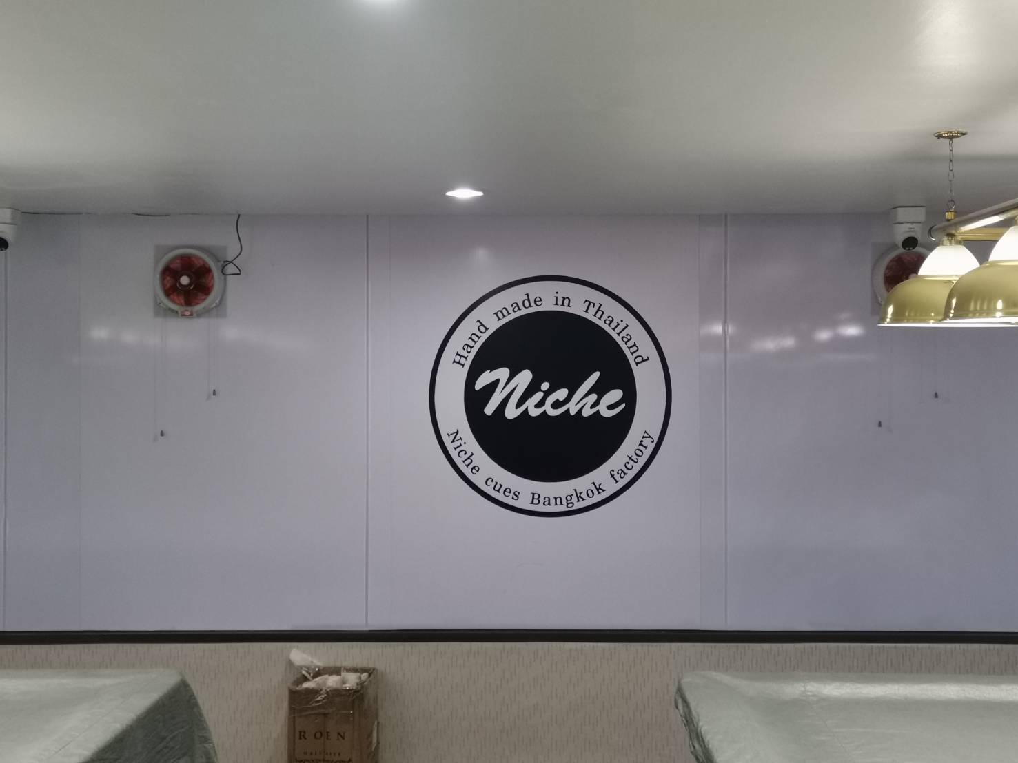 ปริ้นท์สติกเกอร์สีดำติดผนัง งานNEW CS SNOOKER CLUB