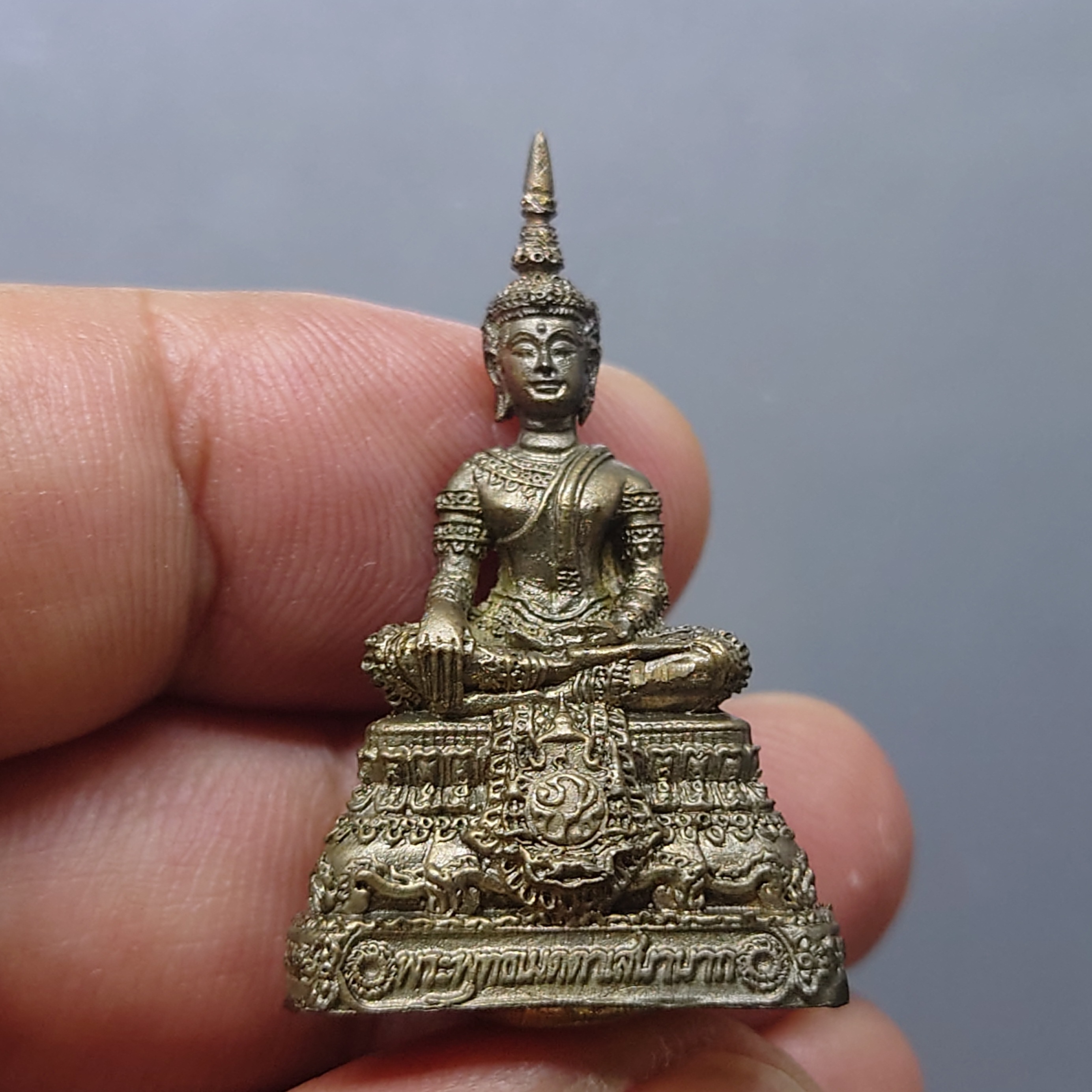 พระพุทธเมตตาเสนานาถ หลังพระปรมาภิไธย ภ.ป.ร. ลอยองค์ เนื้อนวะ กองทัพบก จัดสร้างเนื่องในวโรกาส 84 พรรษา ร9 ปี2556 พร้อมกล่องเดิม