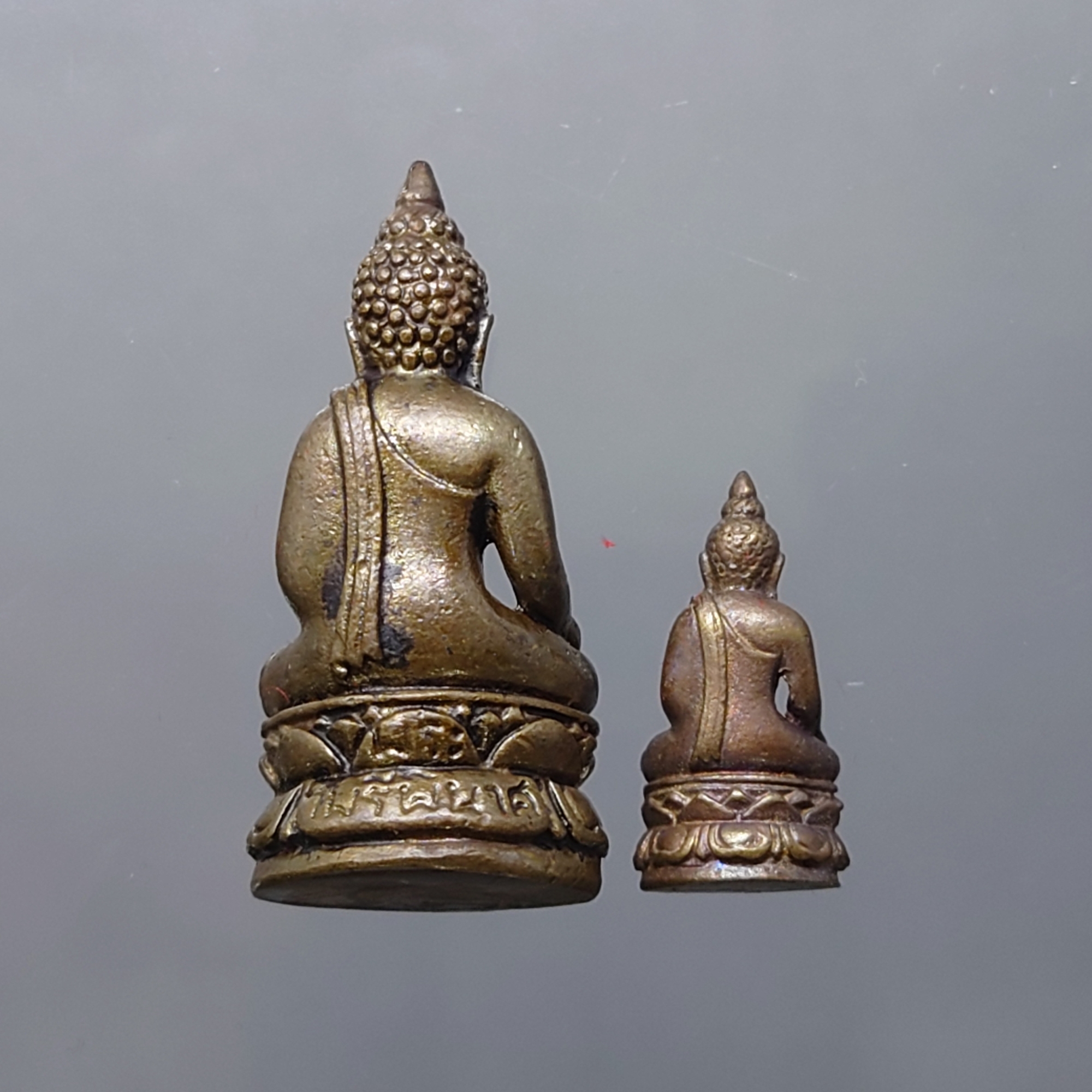 พระกริ่ง พระชัยวัฒน์ ไพรีพินาศ เนื้อโลหะรมดำ รุ่นพระชันษาครบ 100 ปี ญสส (รุ่นให้เช่าบูชาที่วัด) วัดบวรนิเวศวิหาร ปี2556 พร้อมตลับเดิม