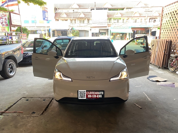 พรมไวนิลดักฝุ่นปูพื้นรถยนต์ Neta V 2022