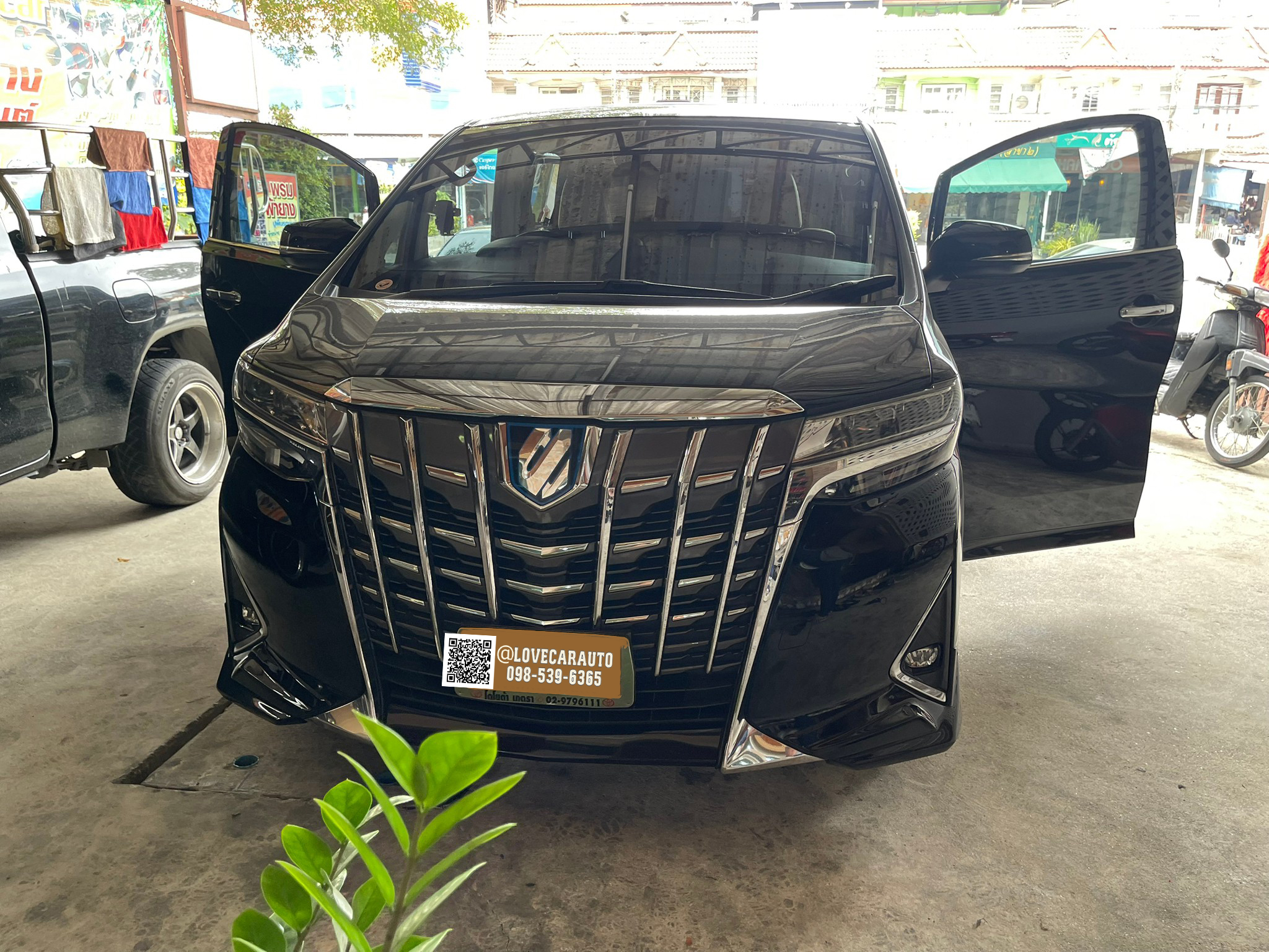 พรมปูพื้นรถตู้ 6D Toyota Alphard 30 ปี 2018 สีดำด้ายดำ