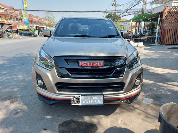 พรม7D isuzu d-max cab 2017 สีดำด้ายทองเคฟล่า + ไวนิลเทา