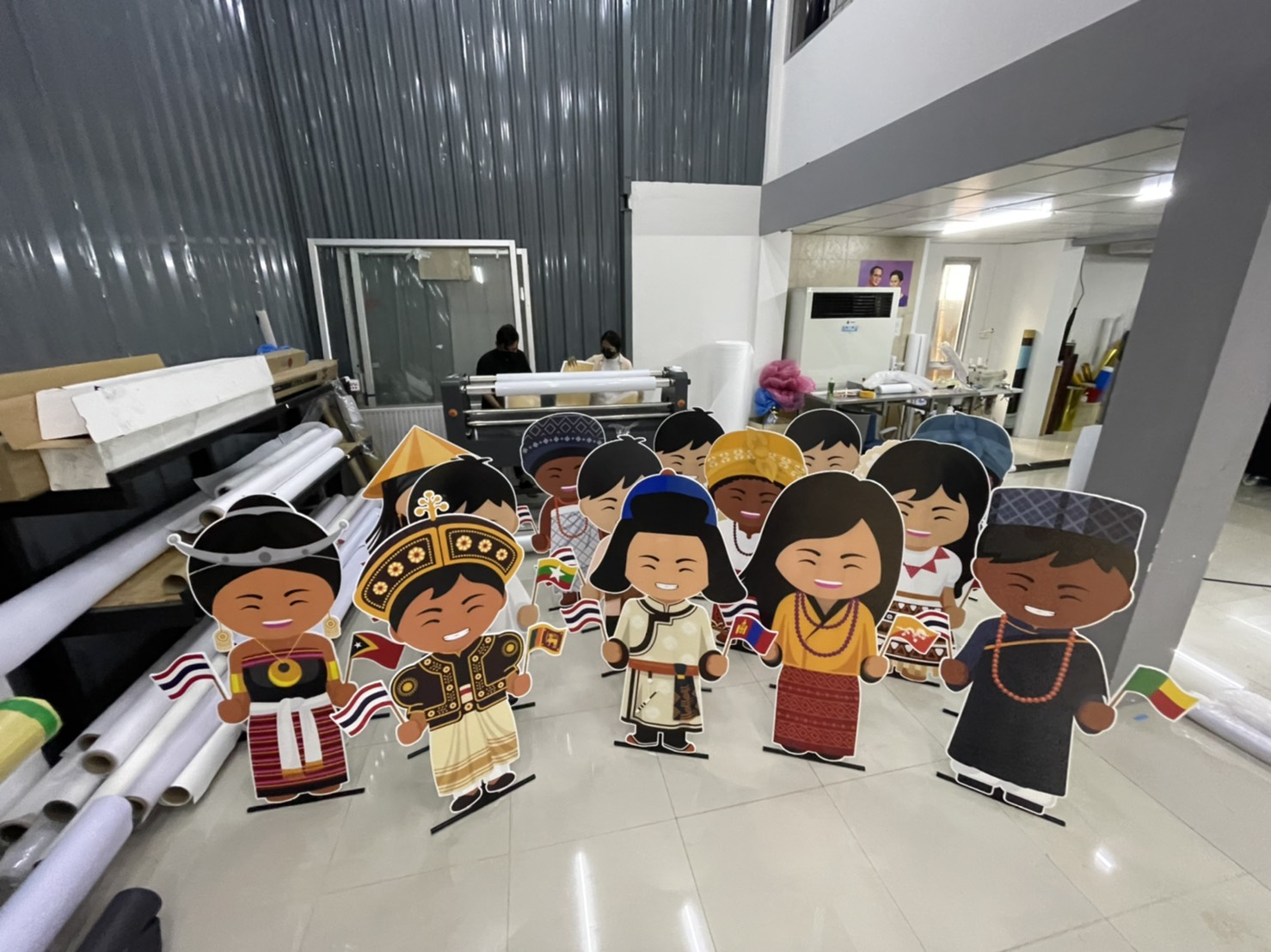 ป้ายสแตนดี้ขาเหล็ก พีพีบอร์ดตัวใหญ่ ตัวการ์ตูน แสดงความเป็นไทย