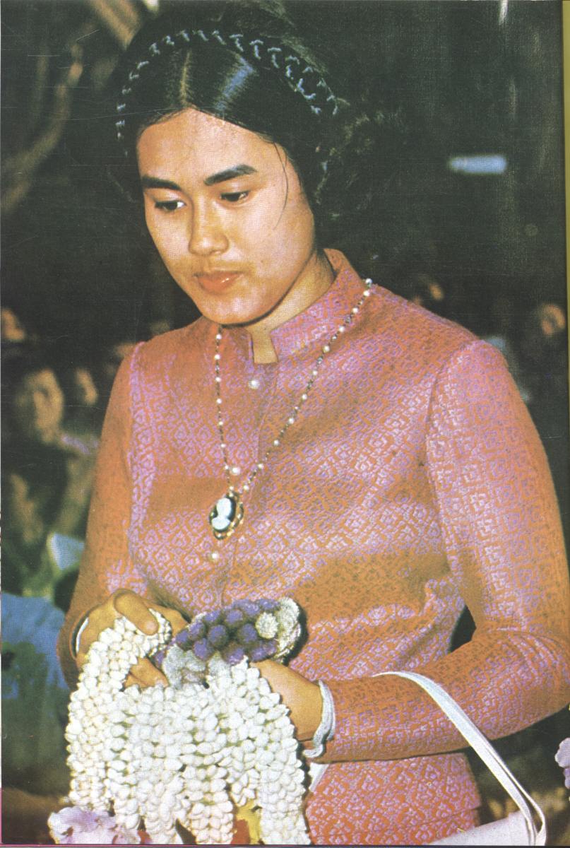 อนุสรณ์วันอภิเษกสมรส วันพระราชสมภพ วันประสูติพระวรชายา : สมเด็จพระบรมโอรสาธิราช เจ้าฟ้ามหาวชิราลงกรณ สยามมกุฎราชกุมาร และ พระเจ้าวรวงศ์เธอ พระองค์เจ้าโสมสวลี พระวรชายา กับความเป็นมาของ "สยามมกุฎราชกุมาร"