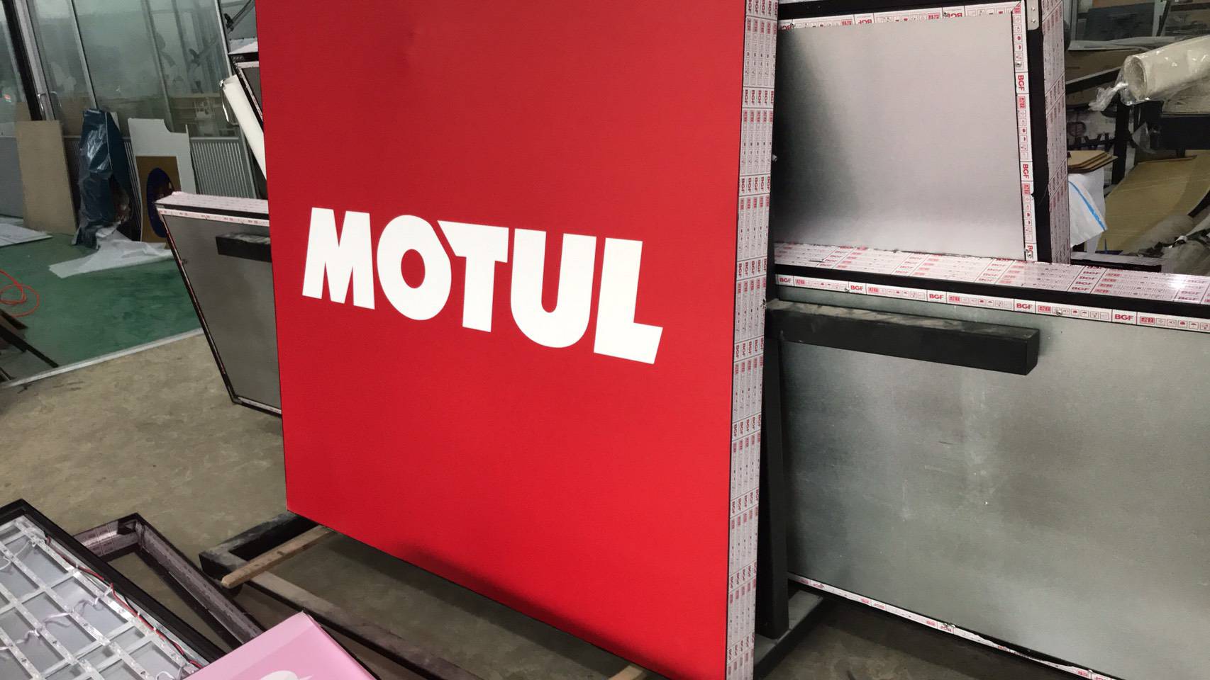 ป้ายกล่องไฟแอลอีดี งานMOTUL