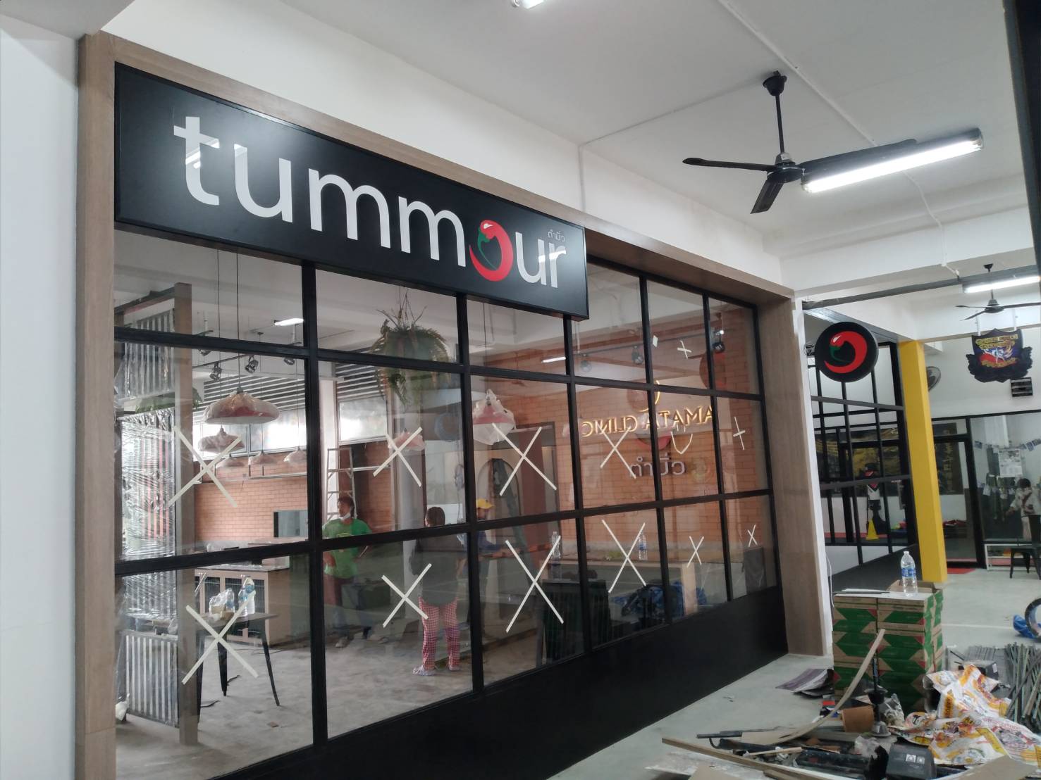 รับทำป้ายกล่องไฟ ป้ายกล่องไฟติดผนัง งานตำมั่ว