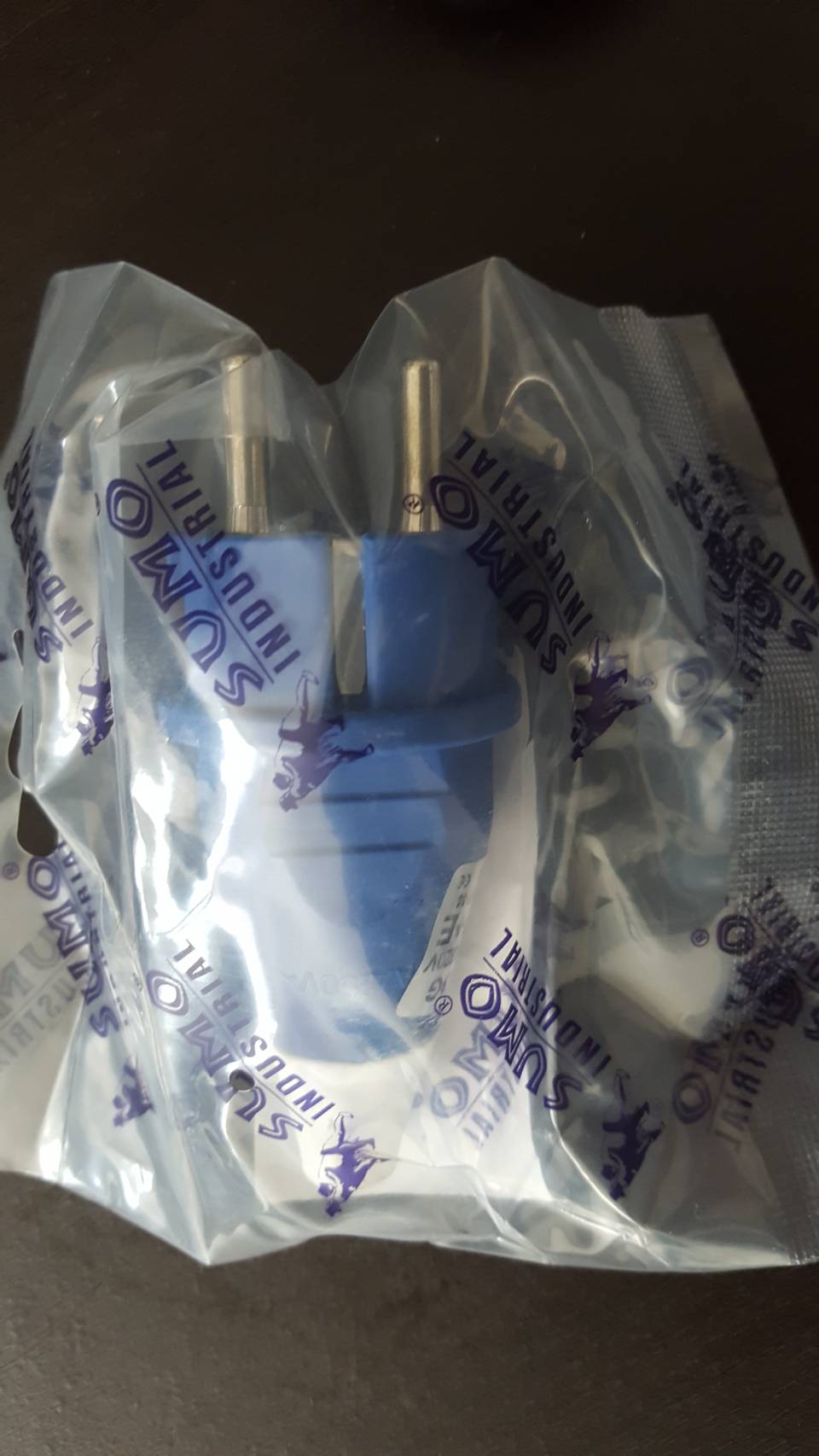 ปลั๊กเยอรมัน ผู้