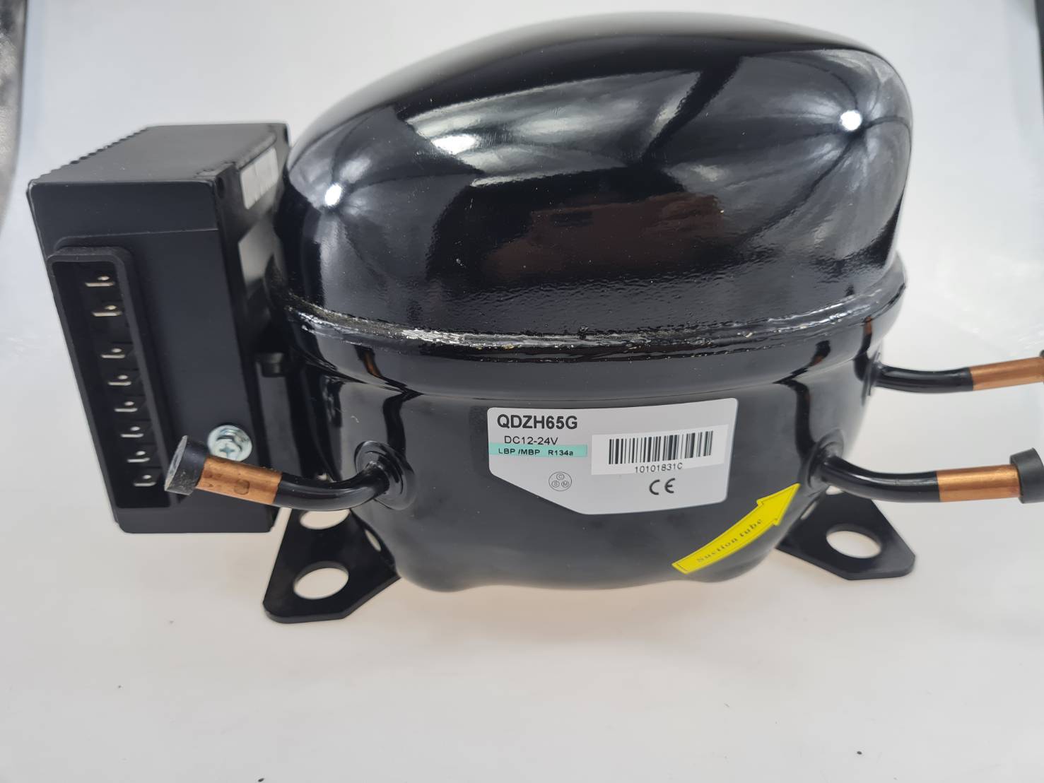 QDZH65G R143 DC compressor คอมเพรสเชอร์ 210W ใช้แรงดันไฟฟ้า 12V และ 24V ใช้งานกับโซลาเซลล์ได้โดยตรงใช้กับตู้แช่ ตู้เย็นต่างๆ