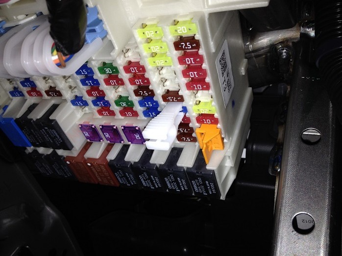 ฟิวส์รถยนต์แบบ Micro Fuse 5A ,7.5A ,10A ,15A ,20A ,25A ,30A