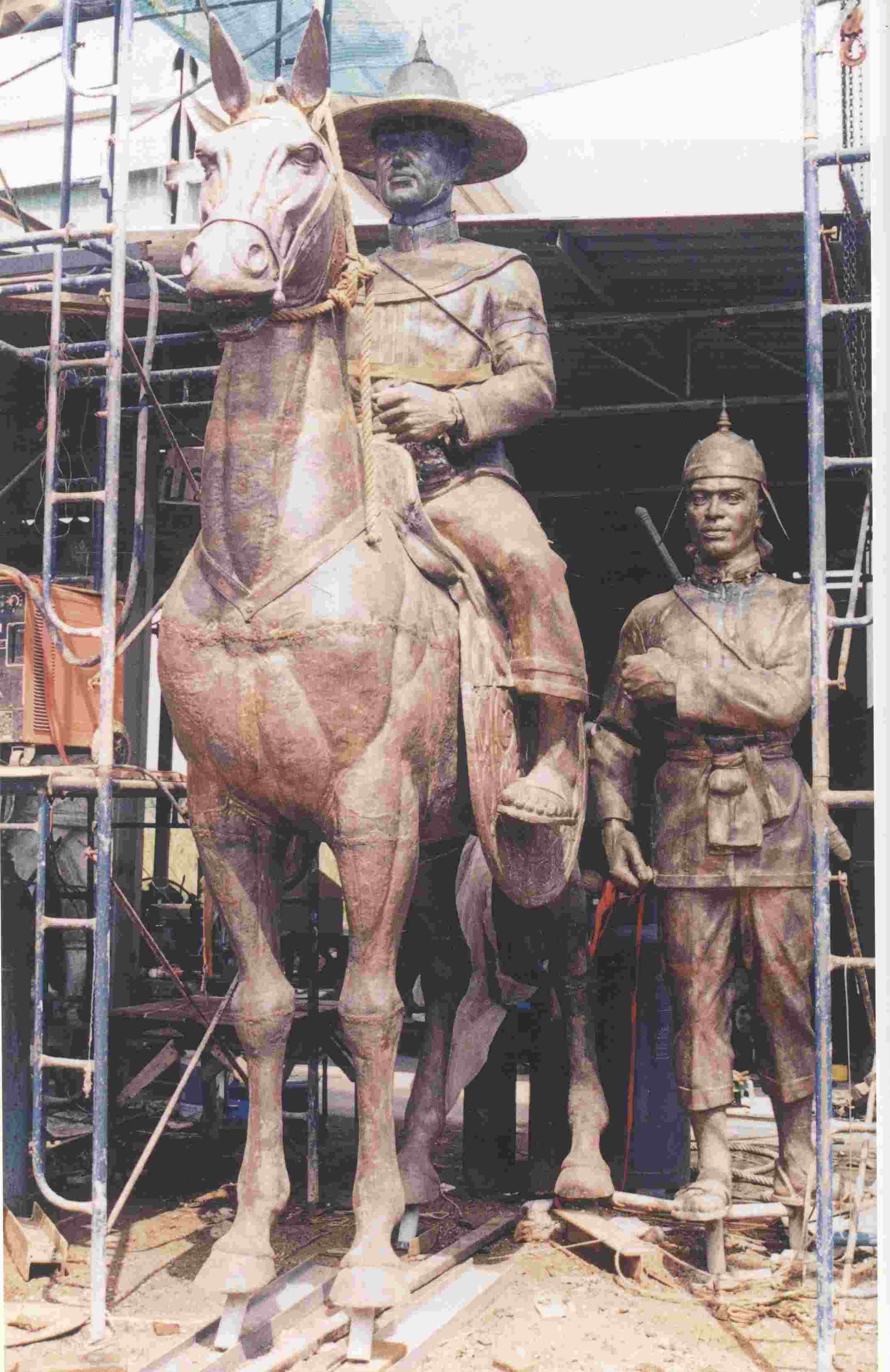 จดหมายเหตุการสร้างพระบรมราชานุสาวรีย์ พระบาทสมเด็จพระพุทธยอดฟ้าจุฬาโลกมหาราช เพื่อเฉลิมพระเกียรติเนื่องในโอกาสพระราชพิธีสมมงคล พุทธศักราช ๒๕๔๓