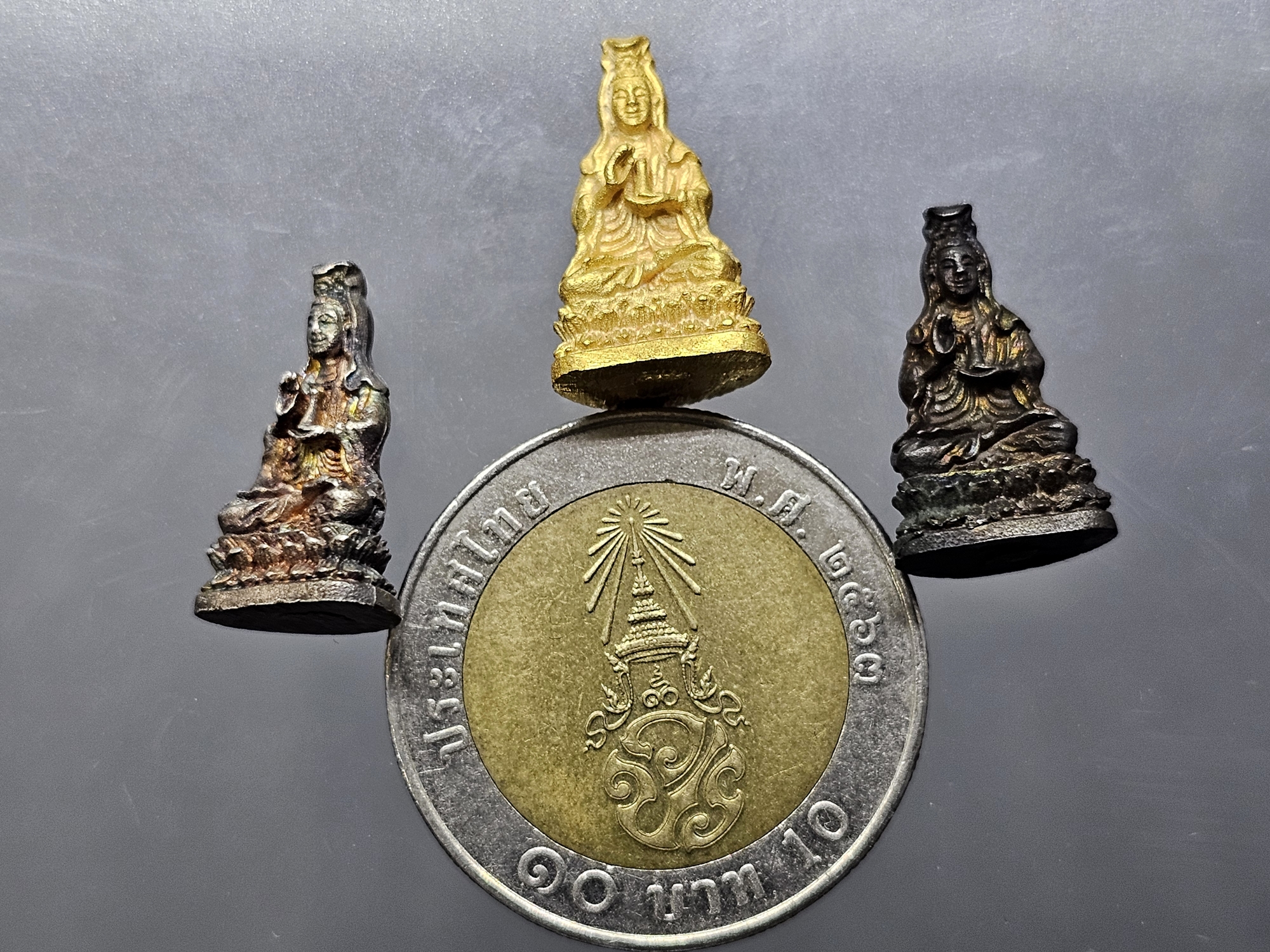 เจ้าแม่กวนอิม หลวงพ่อแพ วัดพิกุลทอง ปี2535 ชุดทองคำ รุ่นอนุสรณ์ 100 ปี พร้อมกล่องเดิมๆ