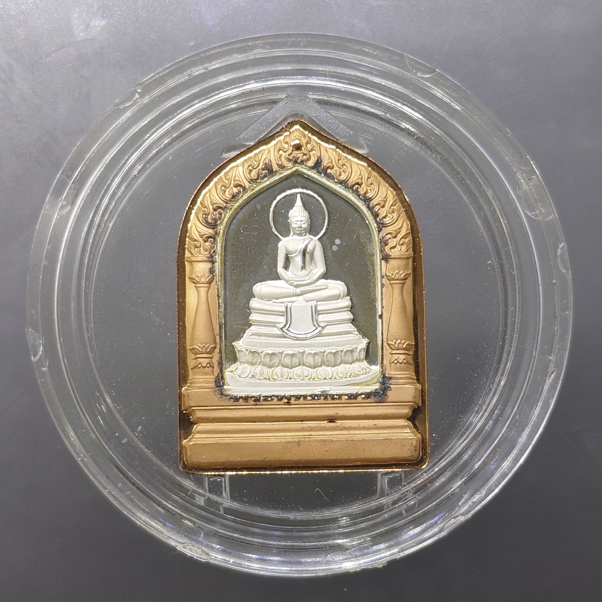พระพุทธโสธร เนื้อเงินใส้ใน ขอบนอกทองแดง ครองราช 60 ปี พระราชทานเลื่อนสมณศักดิ์ให้ พระราชสิทธิวิมล วัดโสธรวรารามวรวิหาร พ.ศ.2549 พร้อมกล่องเดิม ใบรับรอง
