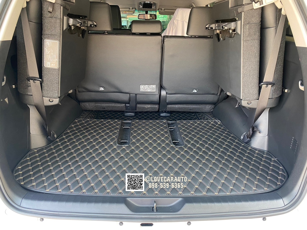 พรมปูพื้นรถยนต์6D Toyota Fortuner 2023 Leader พรมvvip สีดำด้ายทอง