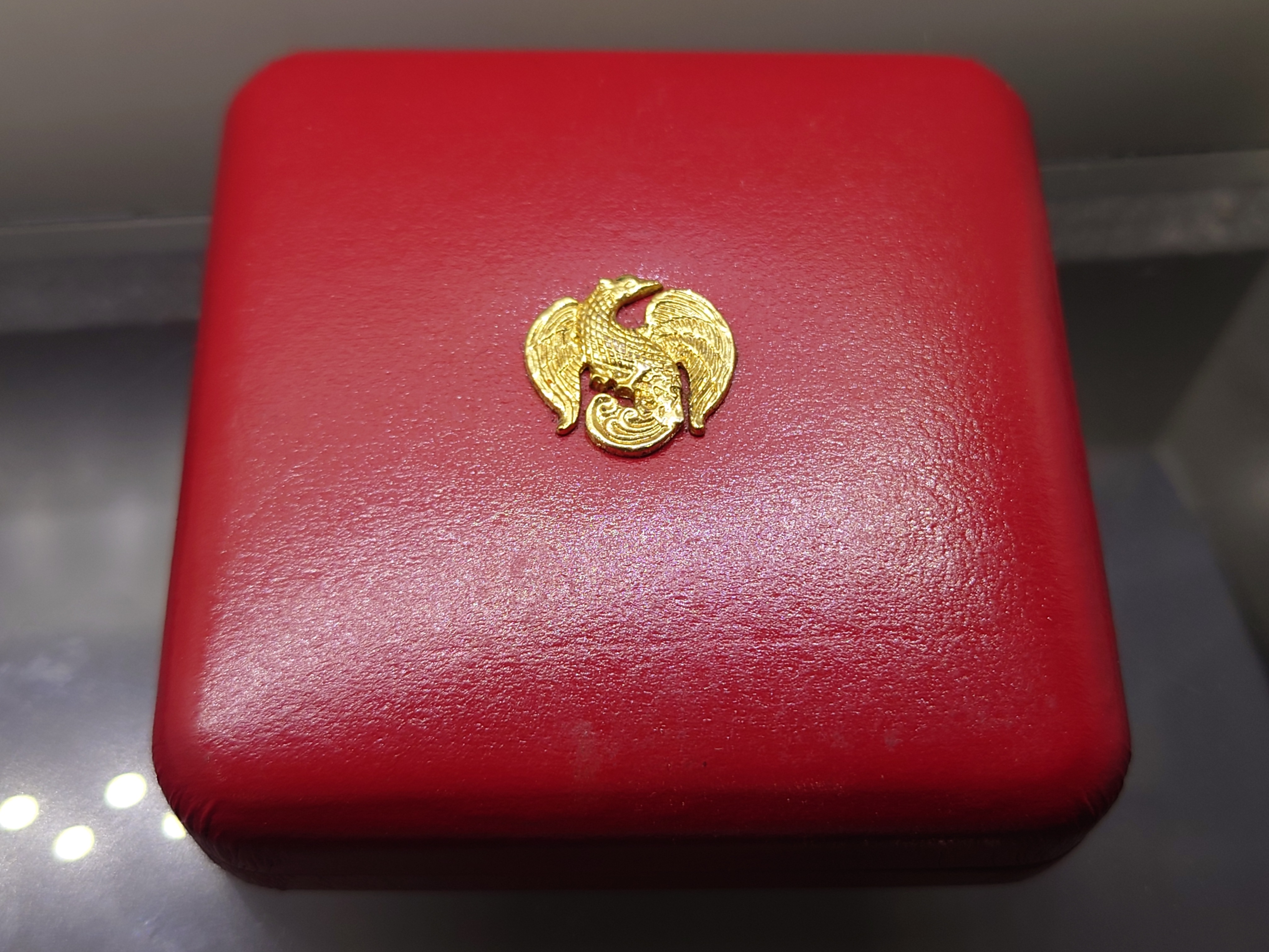 เหรียญ 600 บาท เงินขัดเงา ที่ระลึก 50 พรรษา สมเด็จพระบรมโอรสาธิราชๆ พ.ศ.2545 พร้อมกล่อง สภาพสวย