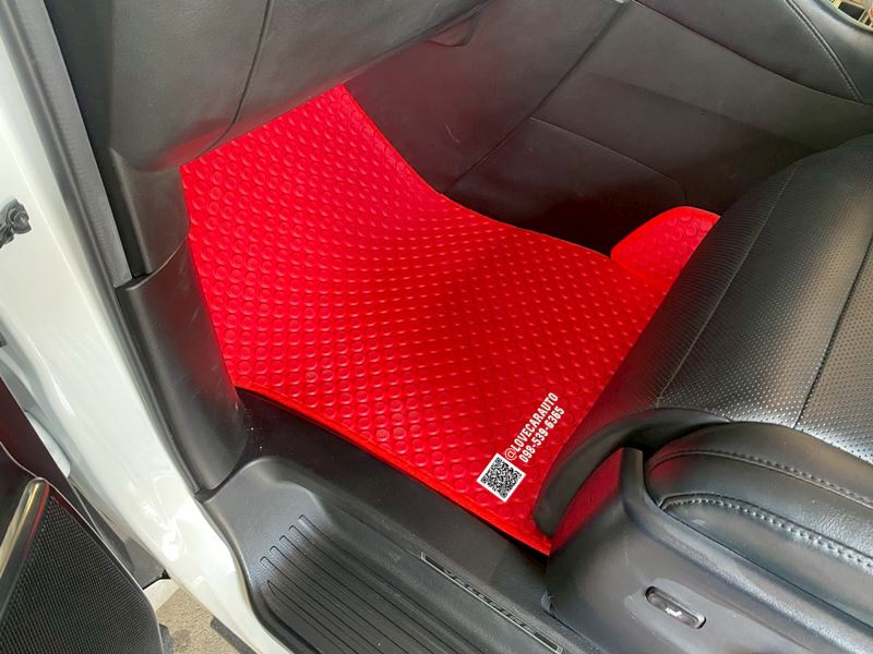 พรมรถตู้ Toyota Vellfire 30 ปี 2019 กระดุมสีแดง