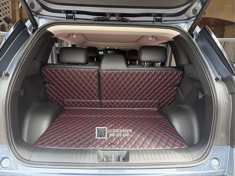 พรมปูพื้นรถยนต์ 7D Aion V VVIPด้ายคู่ สีดำด้ายแดง +ไวนิลสีดำ