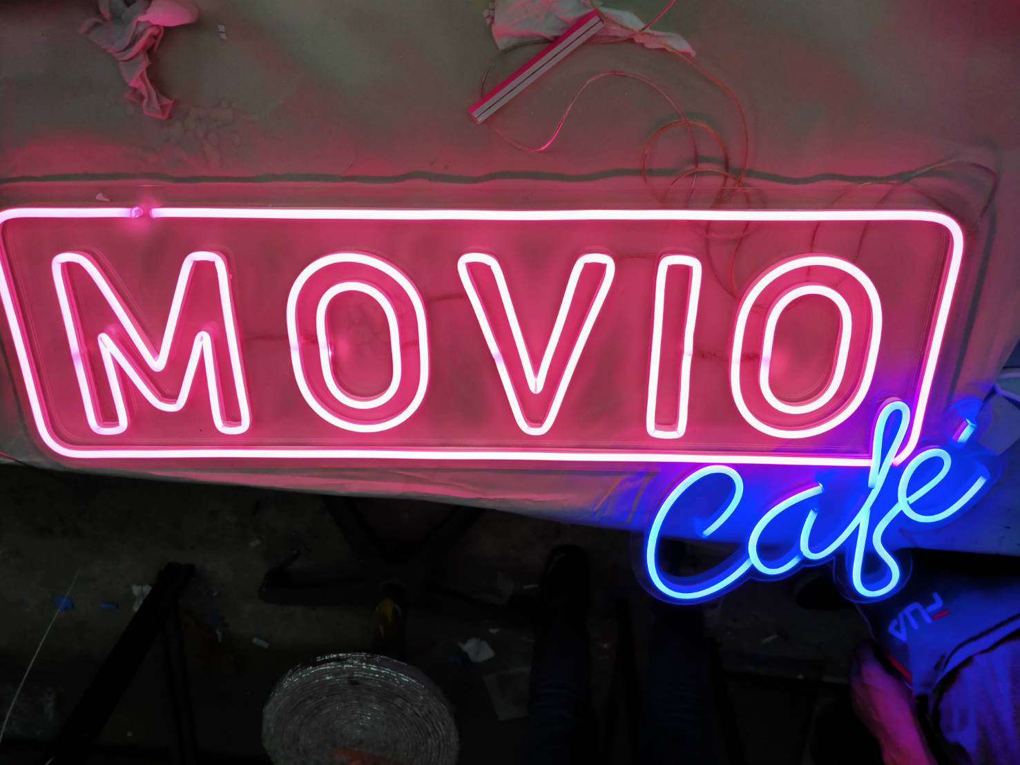 ป้ายไฟนีออนเฟล็คแอลอีดี งานMOVIO CAFE'