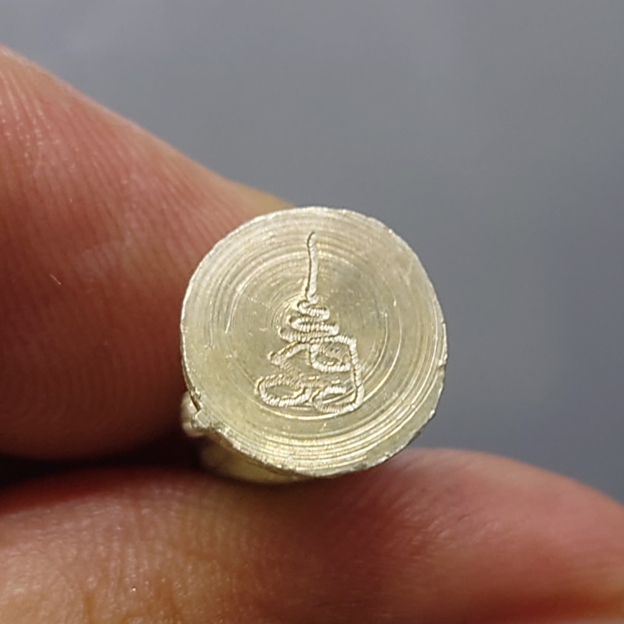 เจ้าแม่กวนอิม เนื้อเงิน ขนาดสูง 3 ซ.ม. หลวงพ่อเปิ่น วัดบางพระ ปี2535 พร้อมตลับเดิม