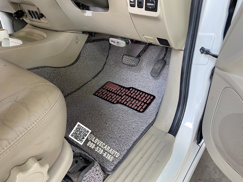 พรมไวนิลดักฝุ่น Toyota Innova 2011 เบาะแยก สีเทา