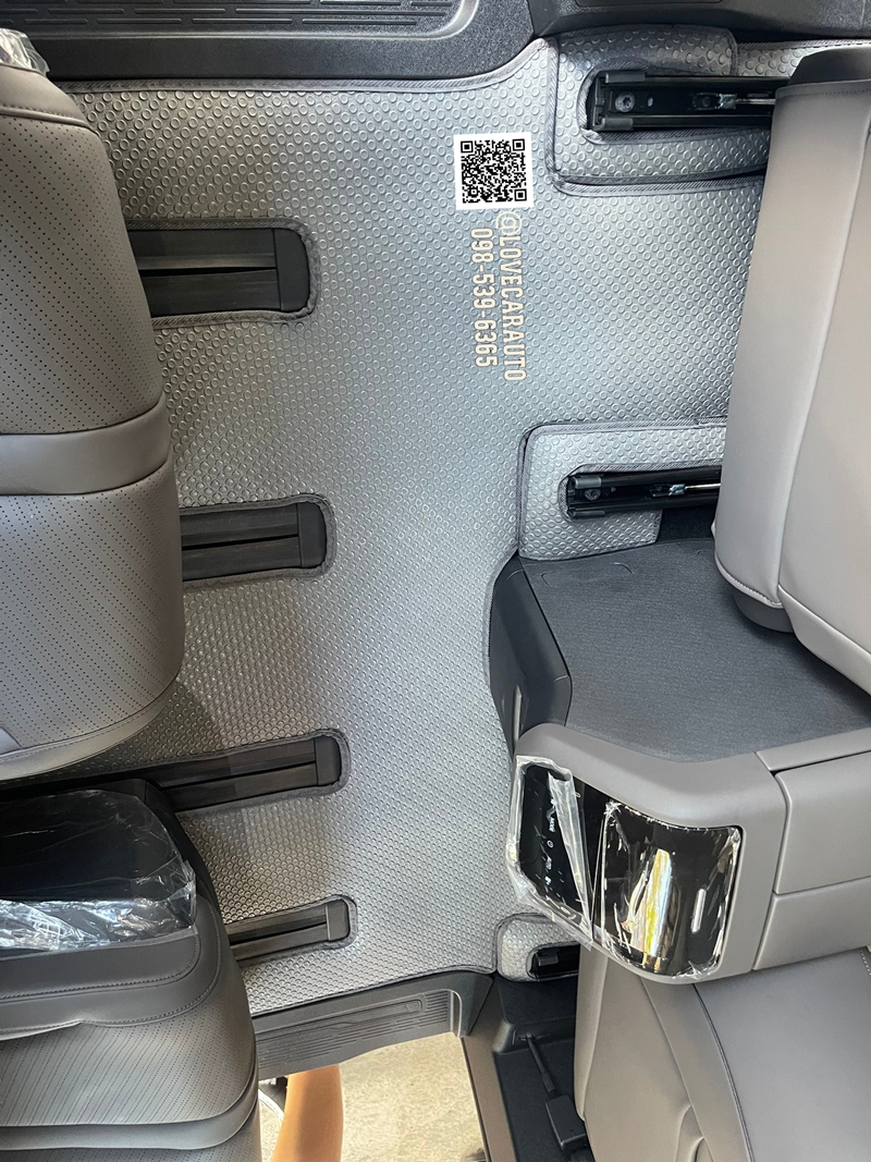 พรมปูพื้นรถยนต์ Mg Maxus7 กระดุมเล็กสีเทา