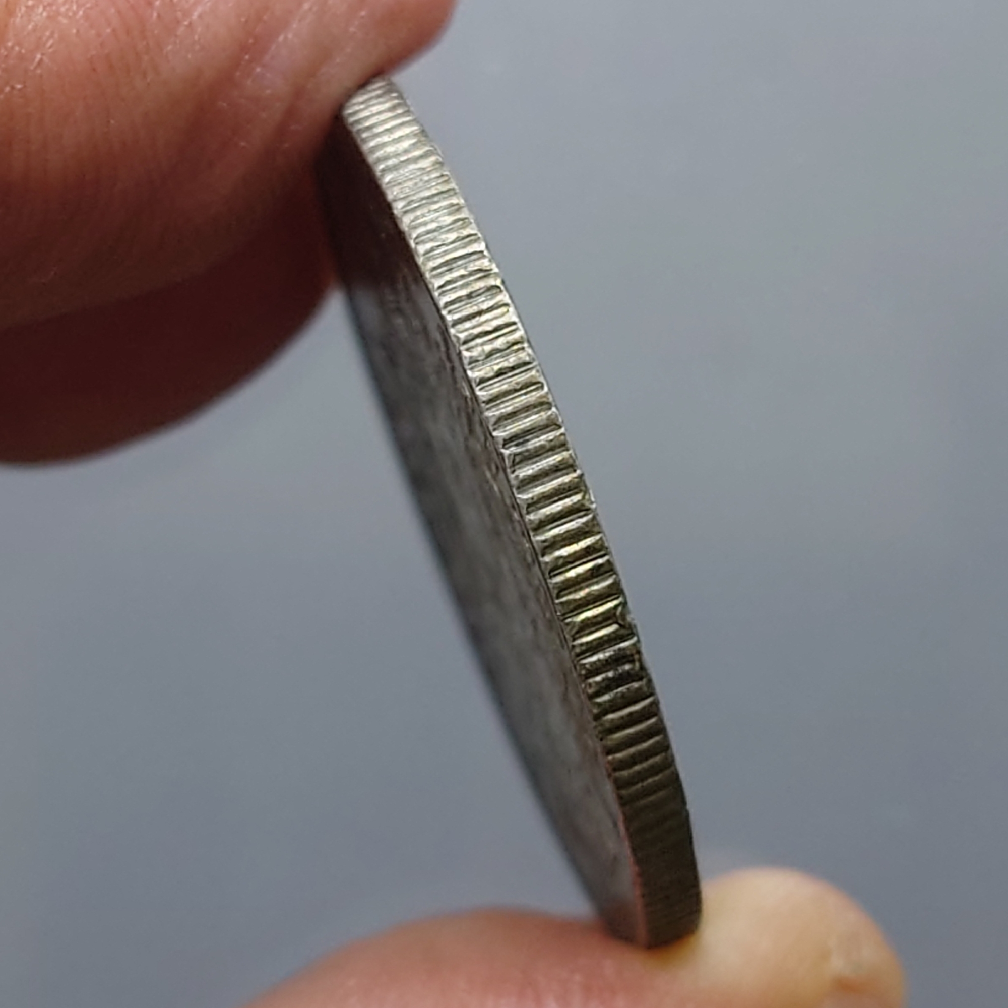 เหรียญเงิน บาทหนึ่ง พระบรมรูป ร.๕ - ตราแผ่นดิน ร.ศ.123