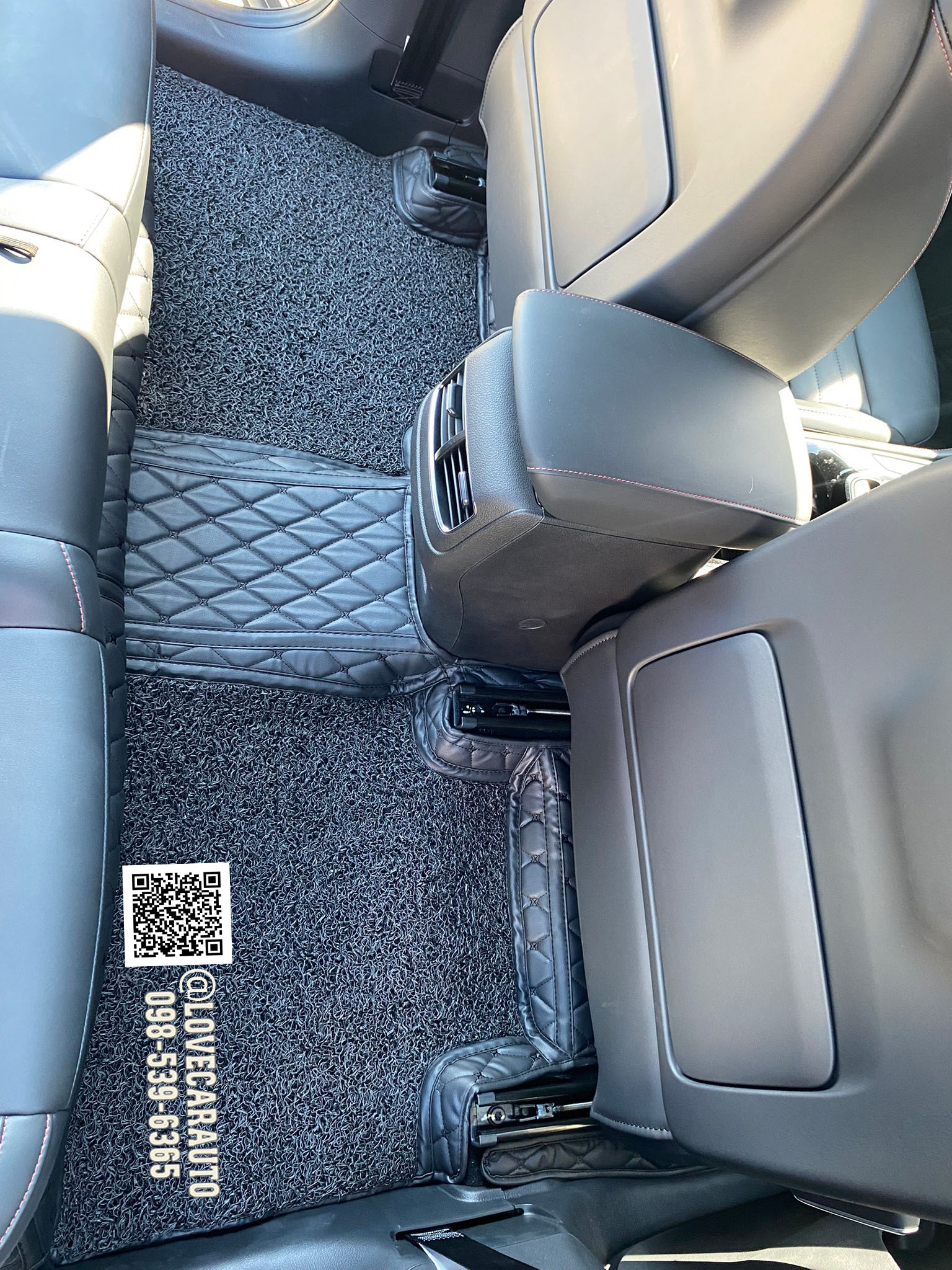 พรมปูพื้นรถยนต์ 8D MG HS 2022 สีดำด้ายดำ + ไวนิลดำ